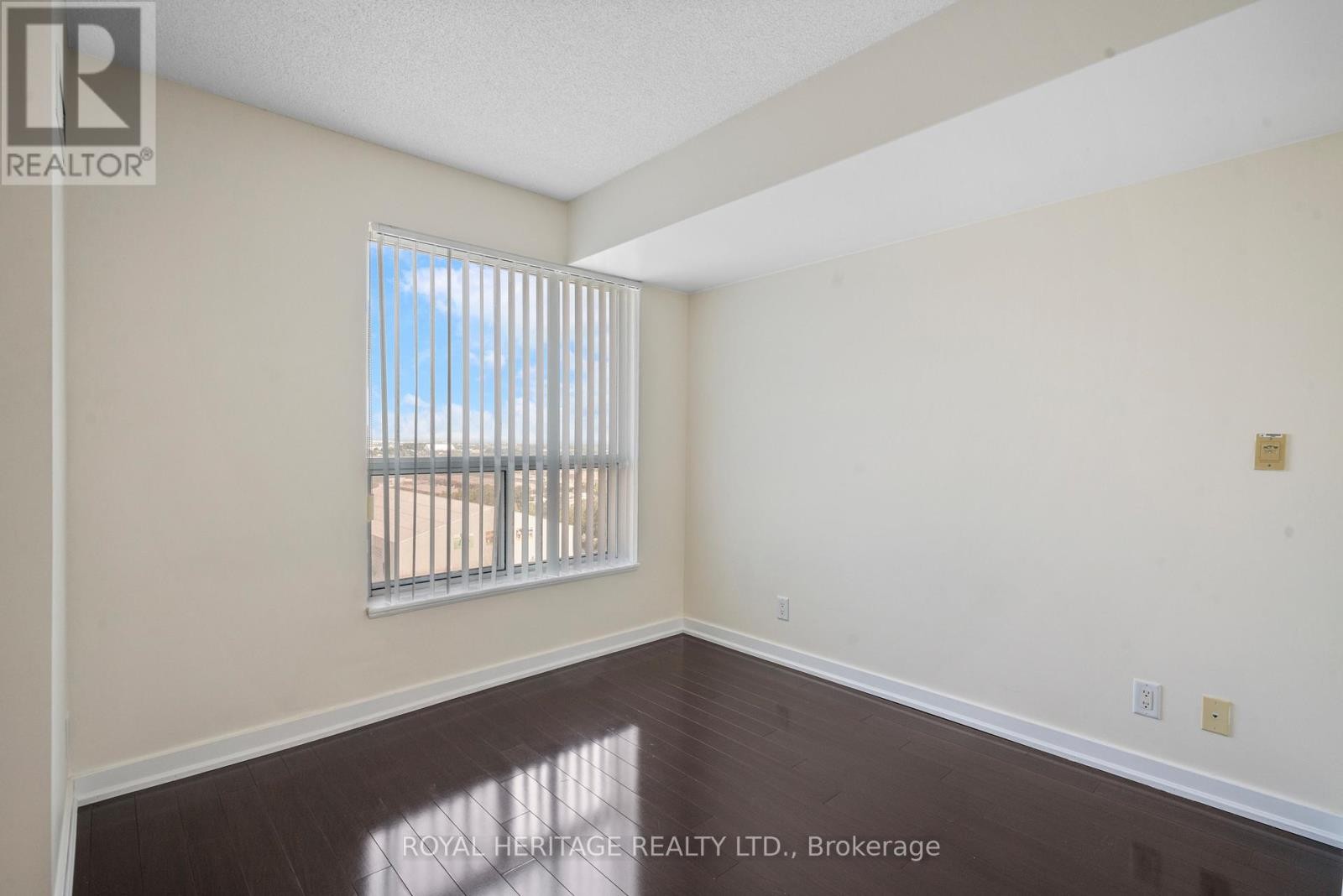 












1716 - 38 LEE CENTRE DRIVE

,
Toronto (Woburn),




Ontario
M1H3J7

