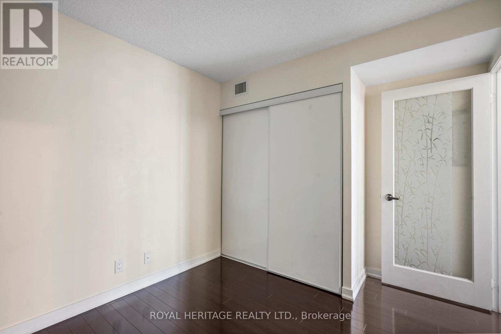 












1716 - 38 LEE CENTRE DRIVE

,
Toronto (Woburn),




Ontario
M1H3J7

