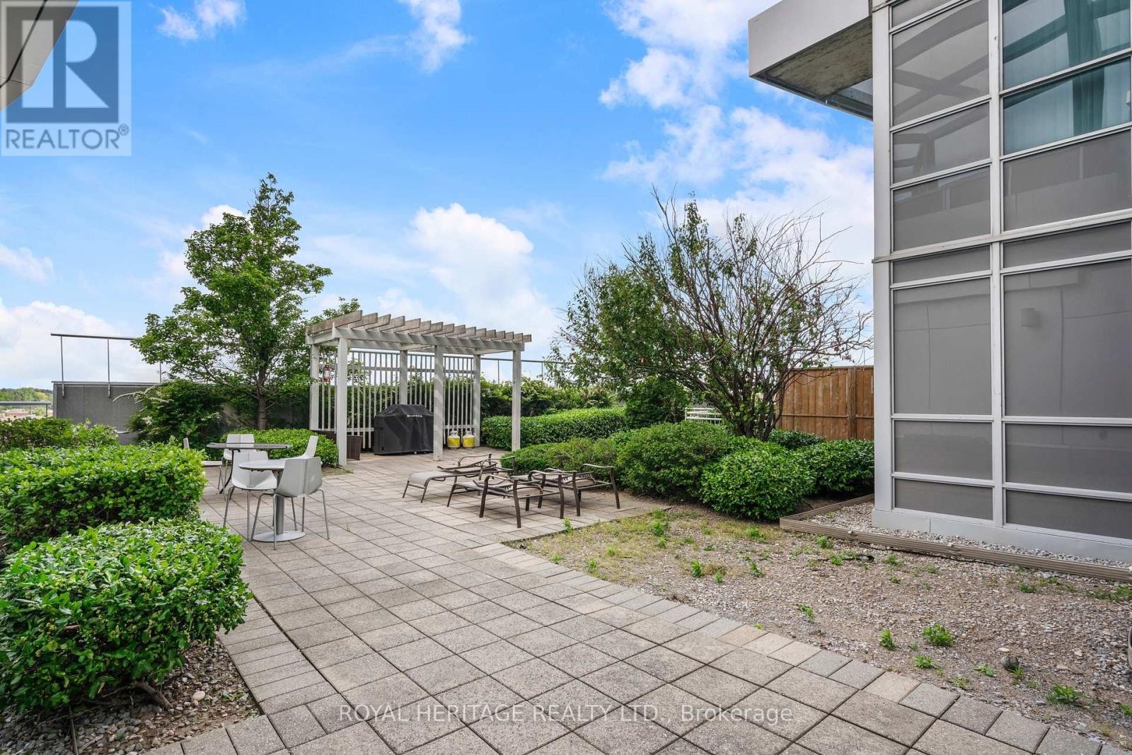 












1716 - 38 LEE CENTRE DRIVE

,
Toronto (Woburn),




Ontario
M1H3J7

