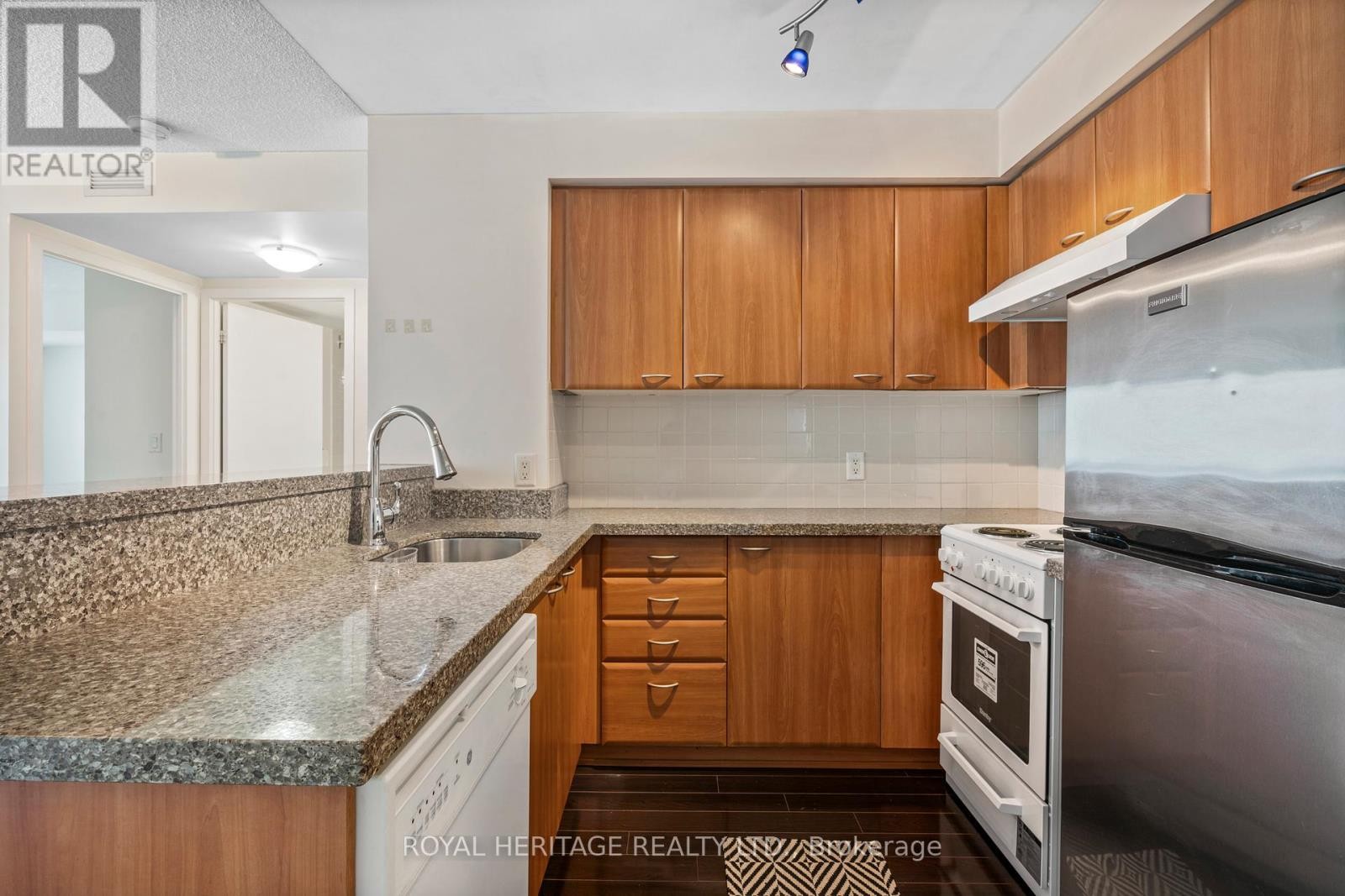 












1716 - 38 LEE CENTRE DRIVE

,
Toronto (Woburn),




Ontario
M1H3J7

