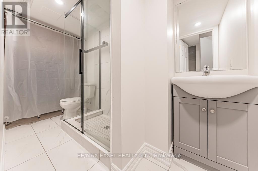 












71A MONTEZUMA TRAIL

,
Toronto (Agincourt North),




Ontario
M1V1K4

