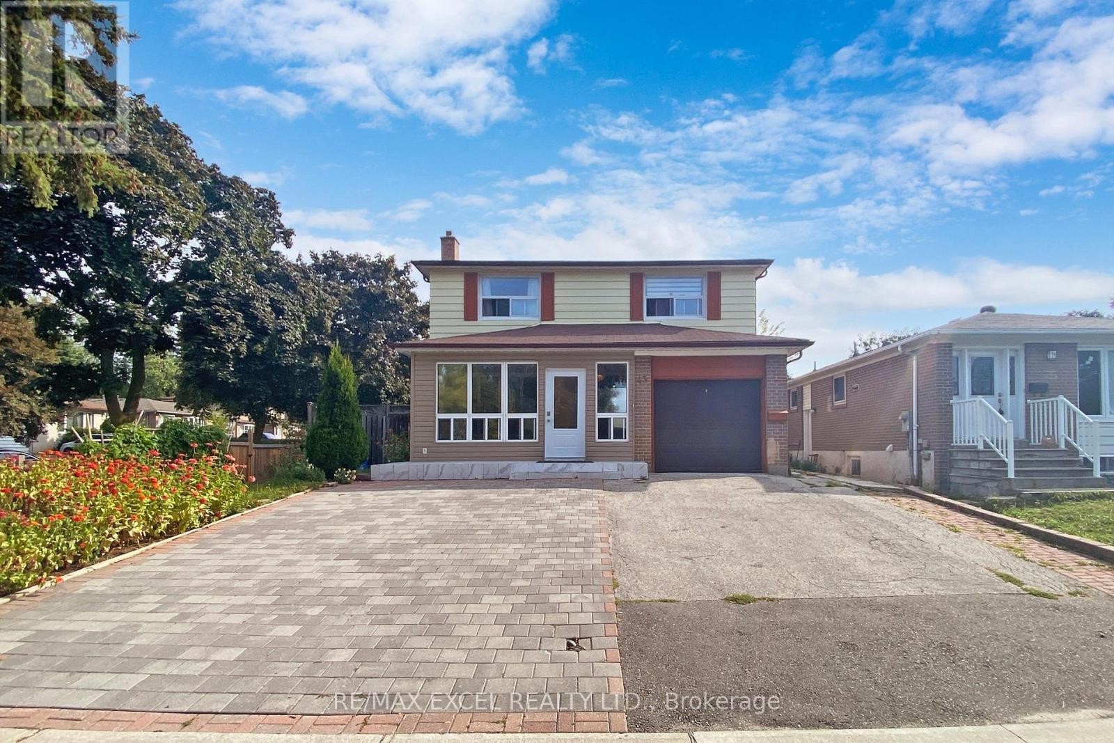 












43 SONMORE DRIVE

,
Toronto (Agincourt South-Malvern West),




Ontario
M1S1X3

