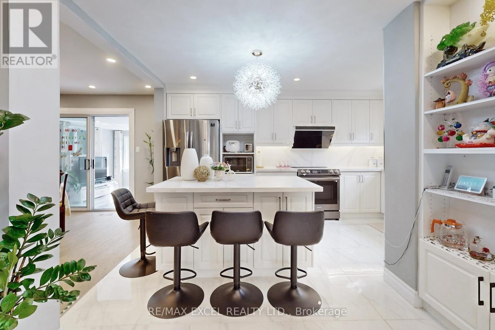 












43 SONMORE DRIVE

,
Toronto (Agincourt South-Malvern West),




Ontario
M1S1X3

