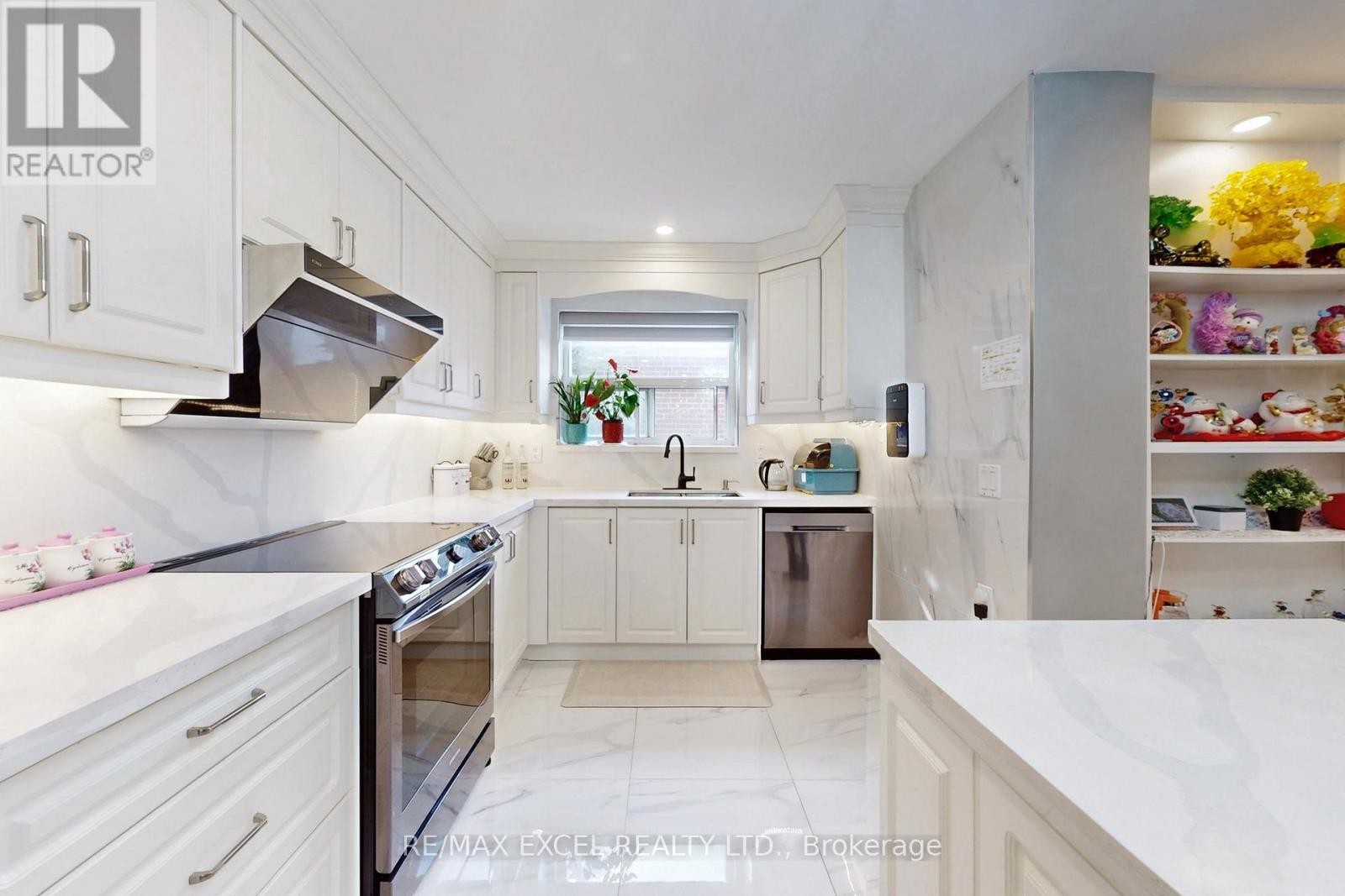 












43 SONMORE DRIVE

,
Toronto (Agincourt South-Malvern West),




Ontario
M1S1X3

