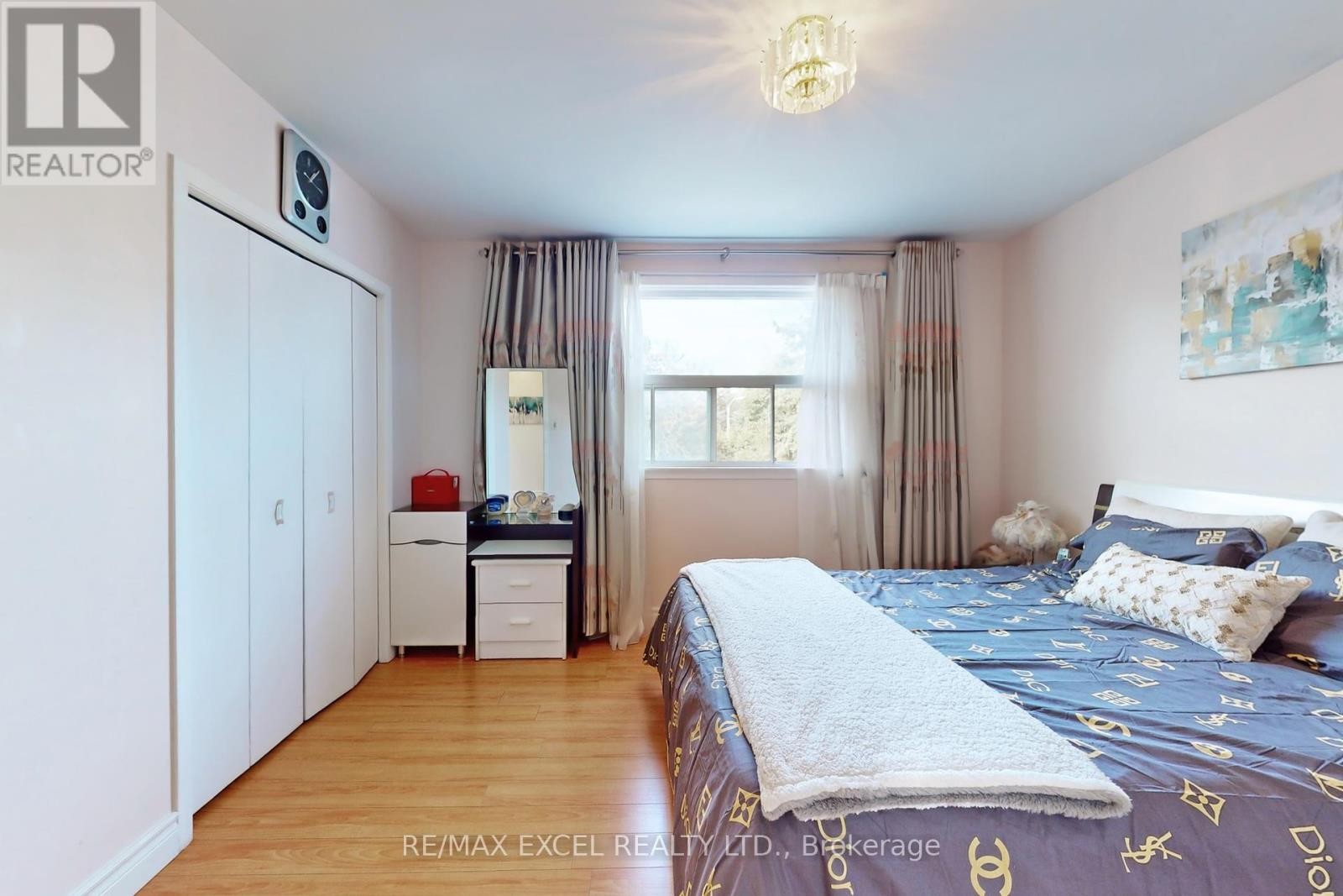 












43 SONMORE DRIVE

,
Toronto (Agincourt South-Malvern West),




Ontario
M1S1X3

