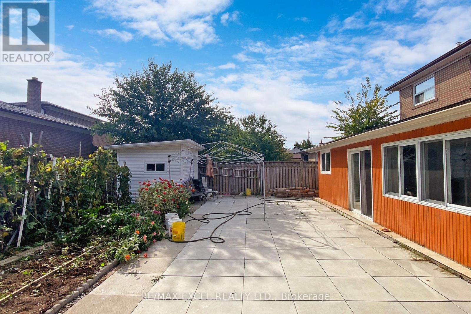 












43 SONMORE DRIVE

,
Toronto (Agincourt South-Malvern West),




Ontario
M1S1X3

