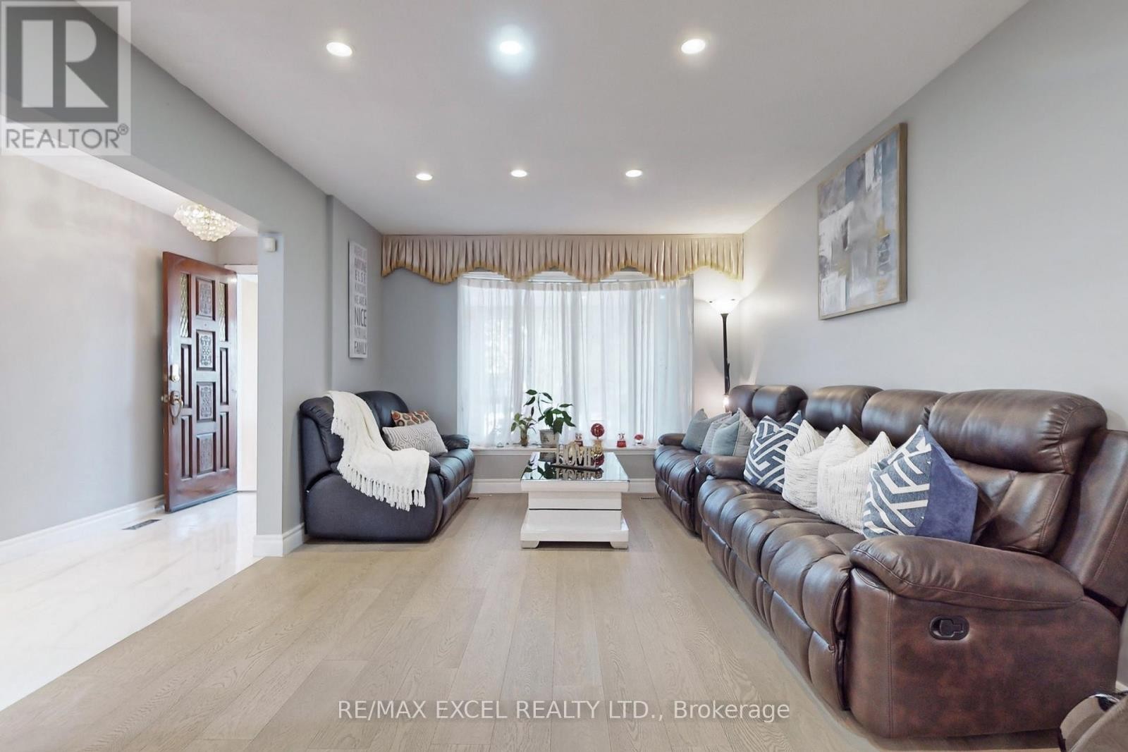 












43 SONMORE DRIVE

,
Toronto (Agincourt South-Malvern West),




Ontario
M1S1X3

