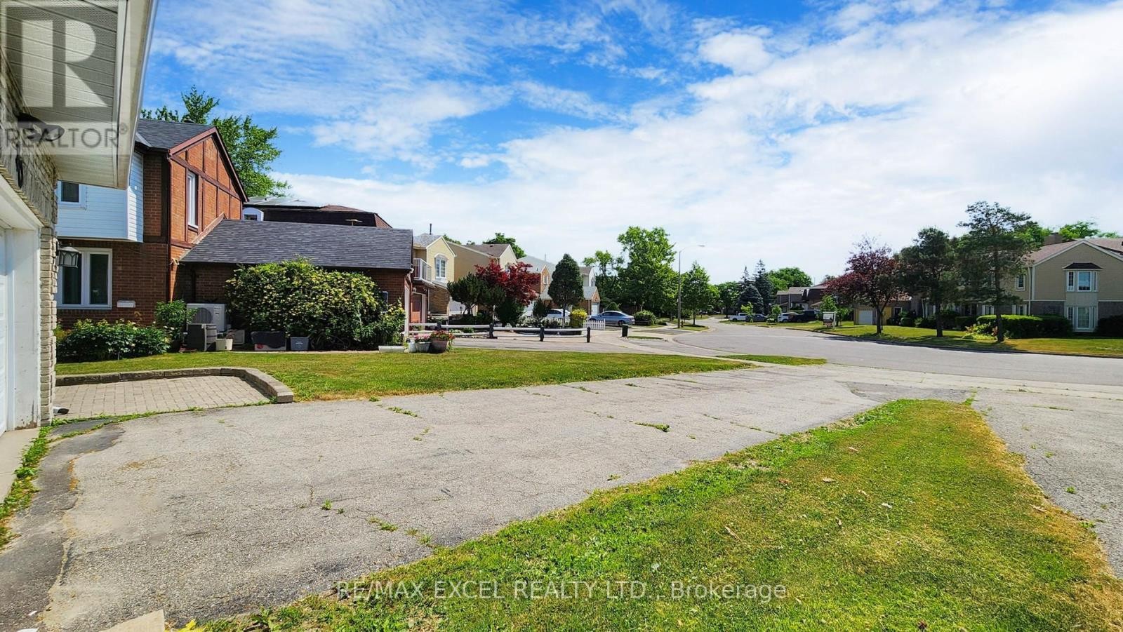 












80 EAGLEVIEW CRESCENT

,
Toronto (Steeles),




Ontario
M1W3N2

