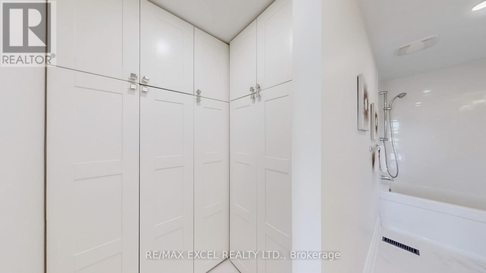 












80 EAGLEVIEW CRESCENT

,
Toronto (Steeles),




Ontario
M1W3N2

