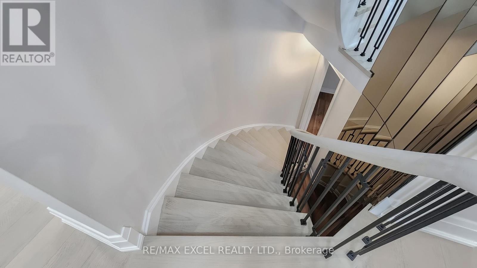 












80 EAGLEVIEW CRESCENT

,
Toronto (Steeles),




Ontario
M1W3N2

