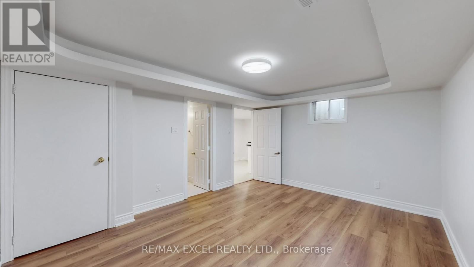 












80 EAGLEVIEW CRESCENT

,
Toronto (Steeles),




Ontario
M1W3N2

