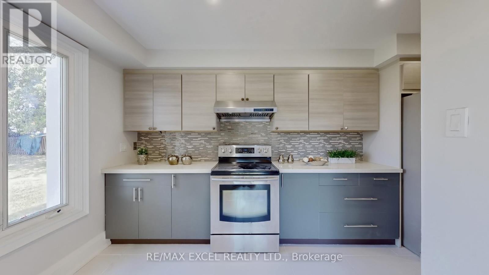 












80 EAGLEVIEW CRESCENT

,
Toronto (Steeles),




Ontario
M1W3N2

