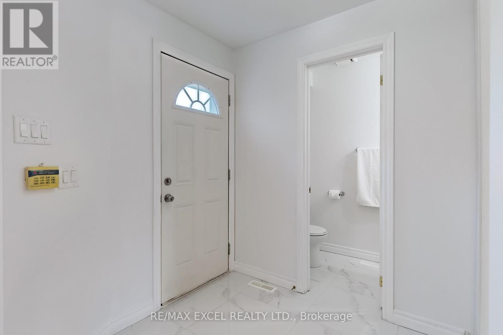 












29 GREEN SPRING DRIVE

,
Toronto (Milliken),




Ontario
M1V2A9

