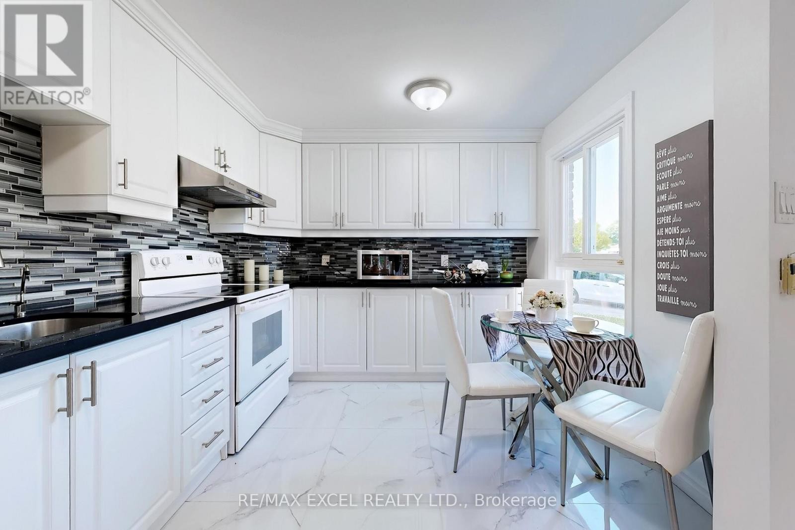 












29 GREEN SPRING DRIVE

,
Toronto (Milliken),




Ontario
M1V2A9

