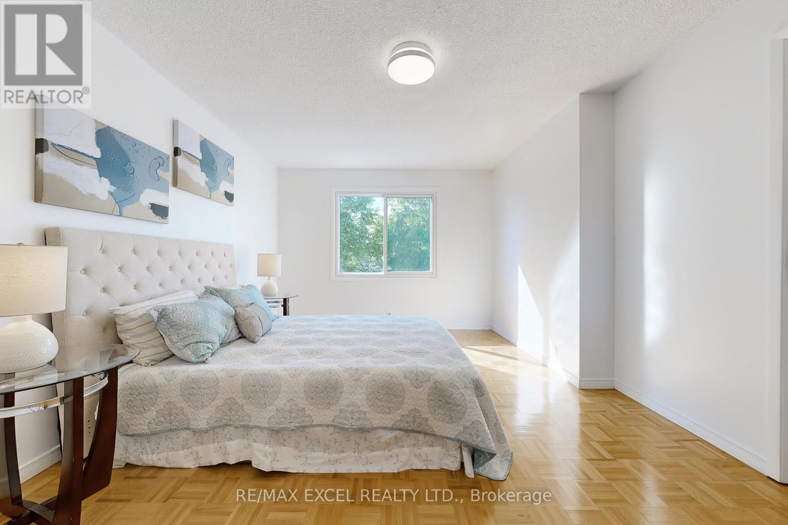 












29 GREEN SPRING DRIVE

,
Toronto (Milliken),




Ontario
M1V2A9

