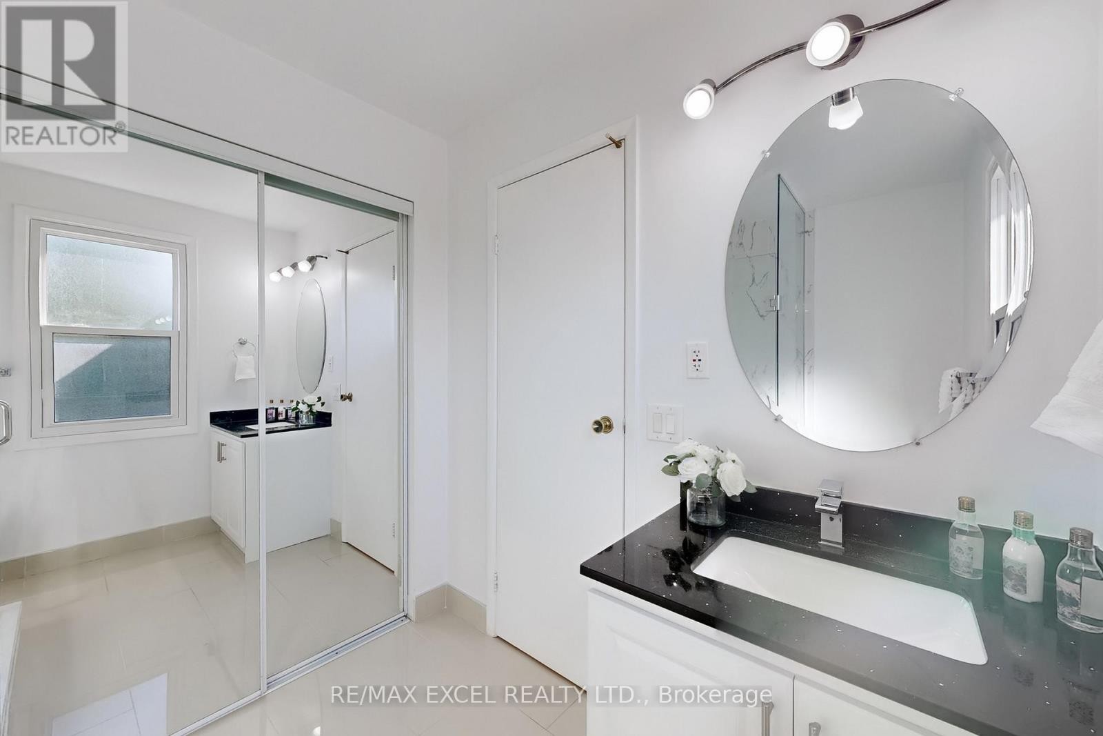 












29 GREEN SPRING DRIVE

,
Toronto (Milliken),




Ontario
M1V2A9


