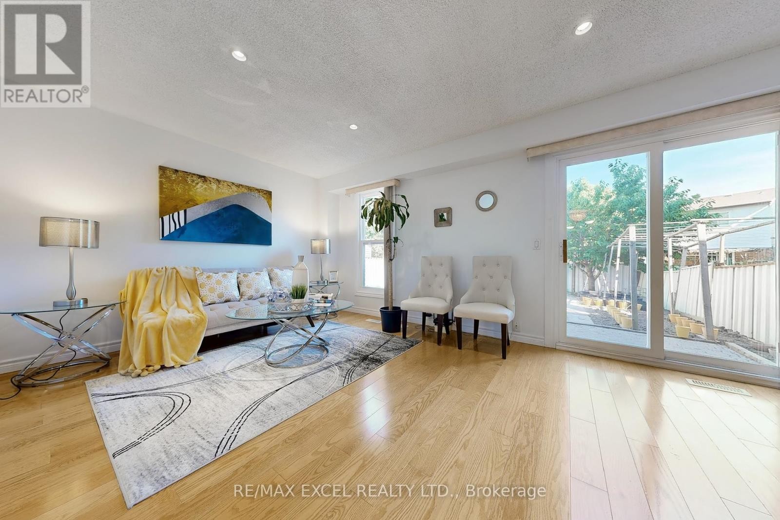 












29 GREEN SPRING DRIVE

,
Toronto (Milliken),




Ontario
M1V2A9

