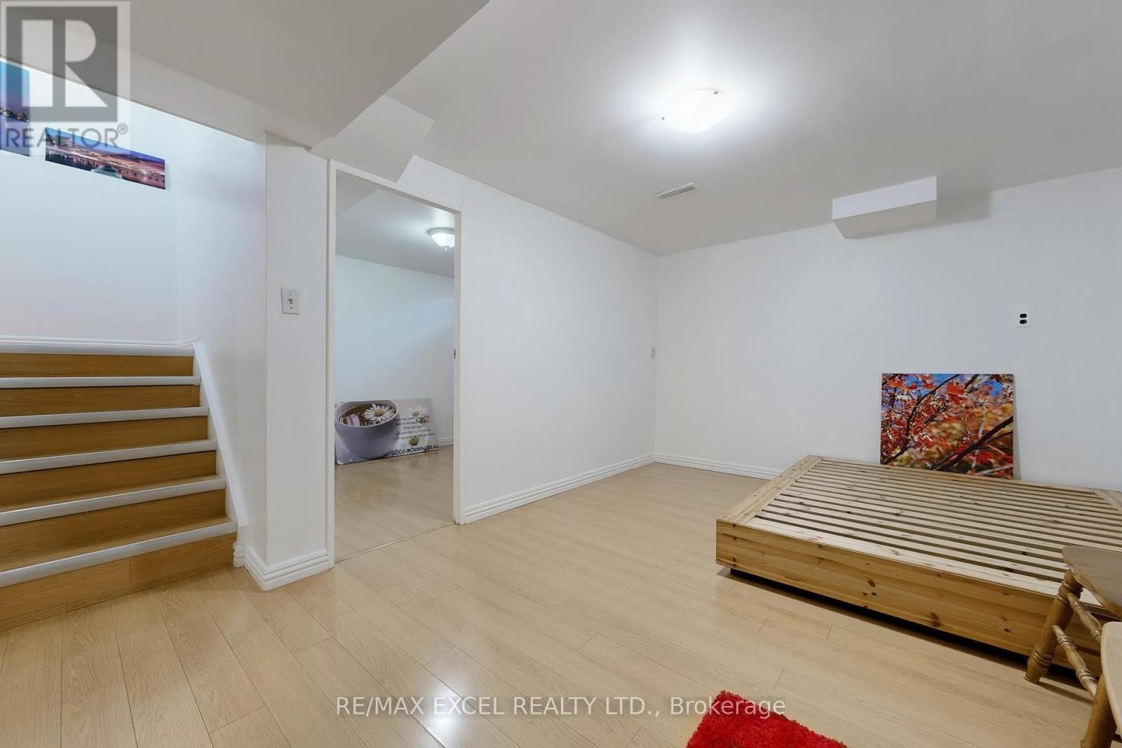 












29 GREEN SPRING DRIVE

,
Toronto (Milliken),




Ontario
M1V2A9

