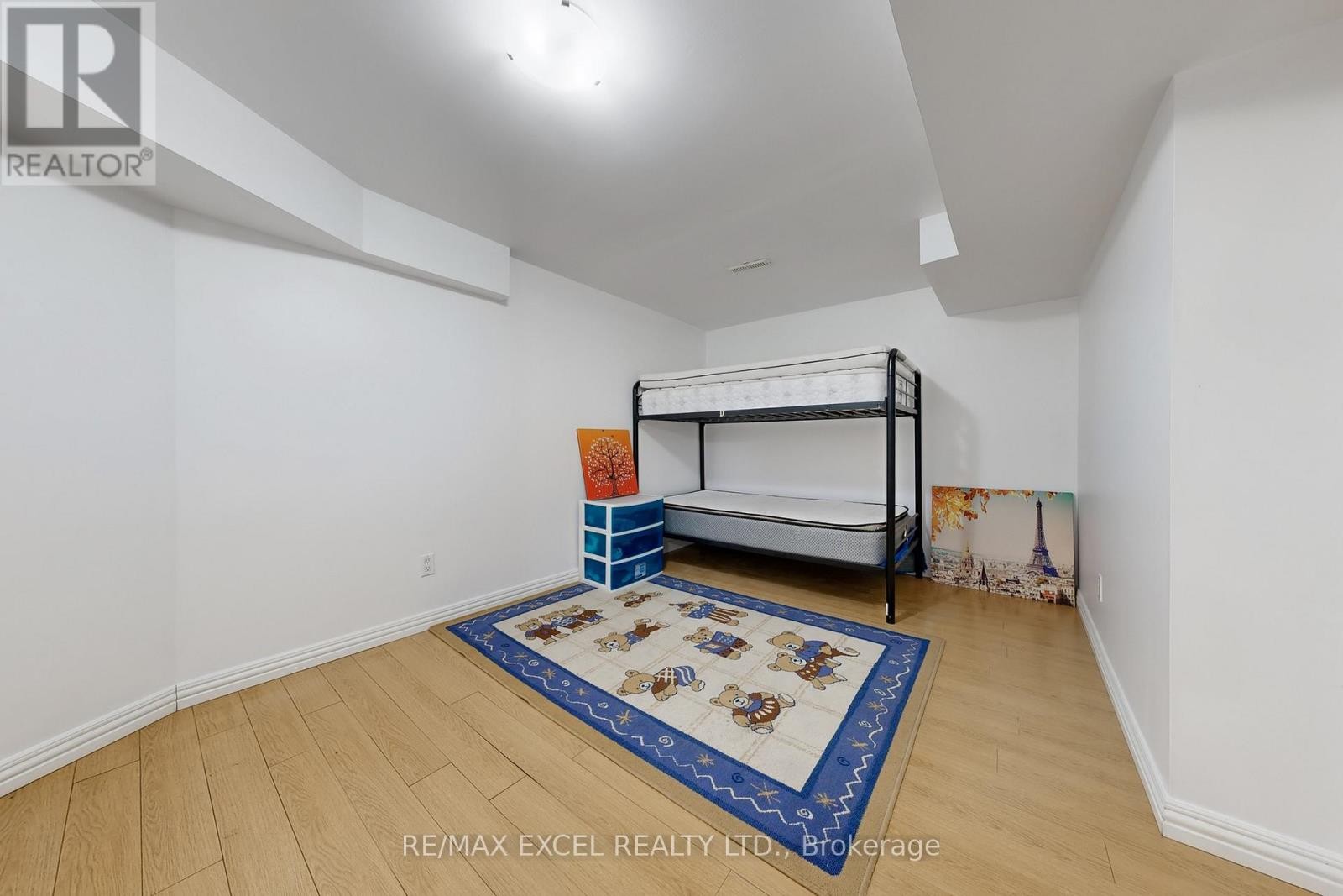 












29 GREEN SPRING DRIVE

,
Toronto (Milliken),




Ontario
M1V2A9

