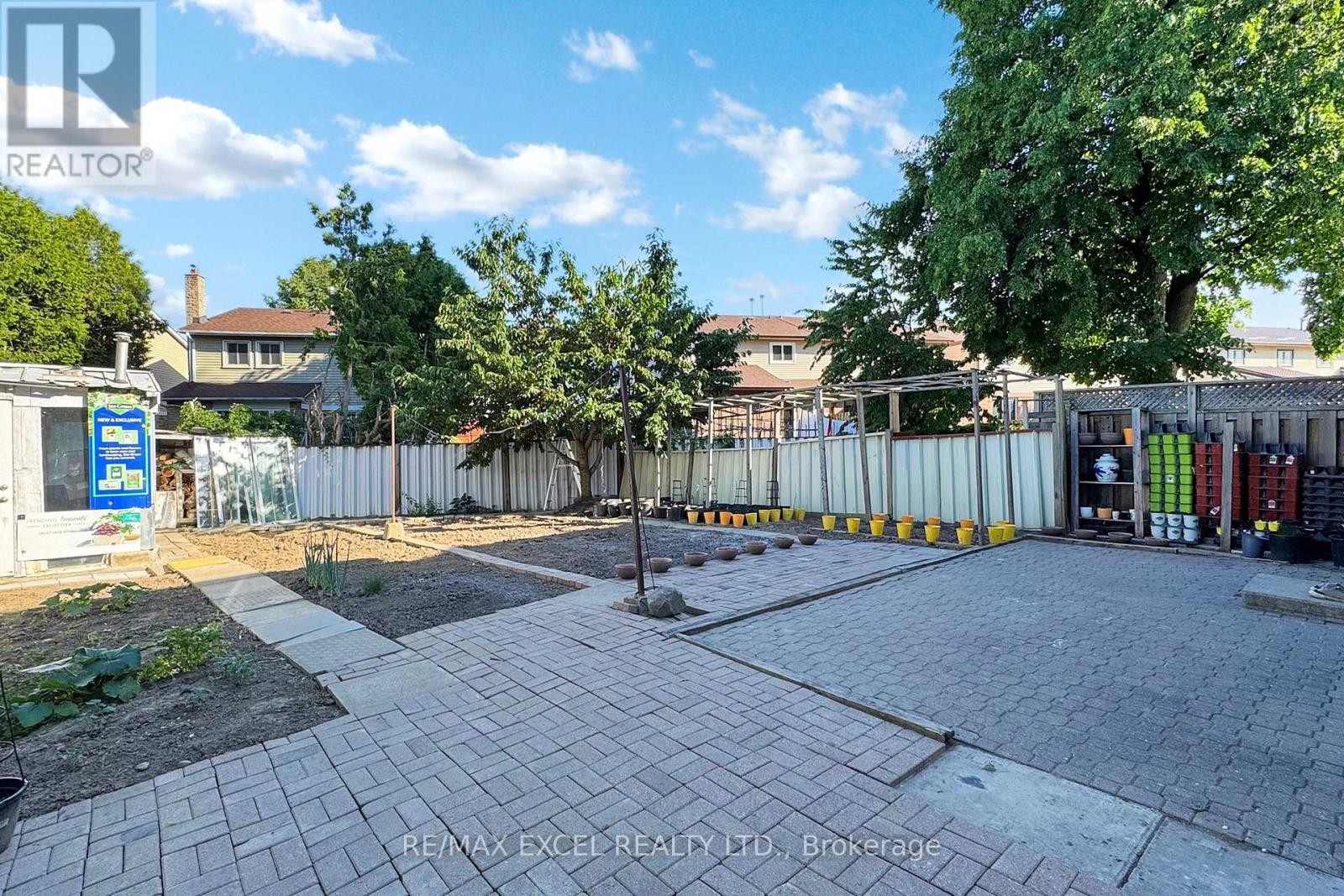 












29 GREEN SPRING DRIVE

,
Toronto (Milliken),




Ontario
M1V2A9

