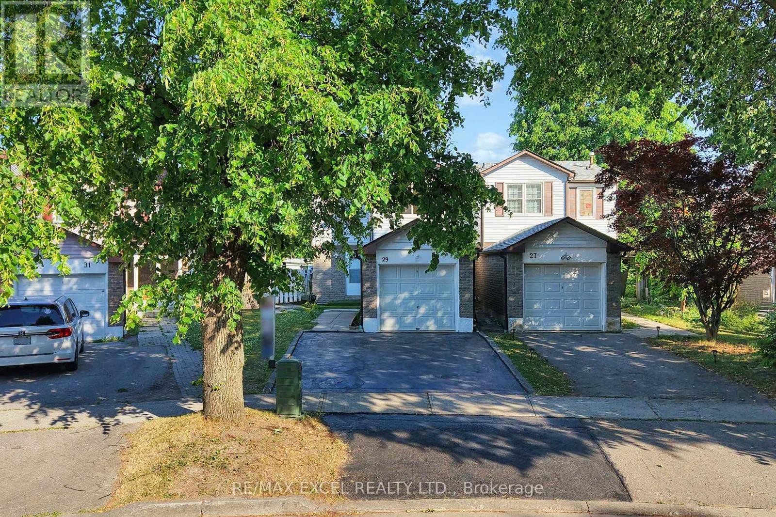 












29 GREEN SPRING DRIVE

,
Toronto (Milliken),




Ontario
M1V2A9

