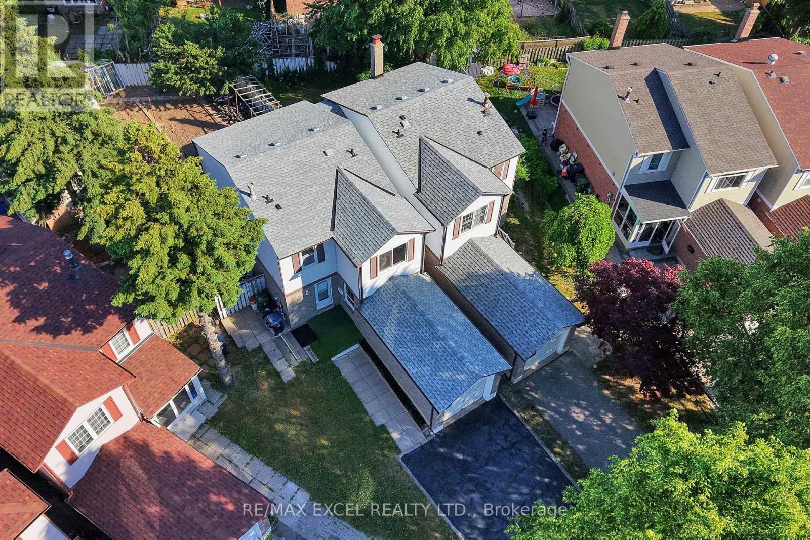 












29 GREEN SPRING DRIVE

,
Toronto (Milliken),




Ontario
M1V2A9

