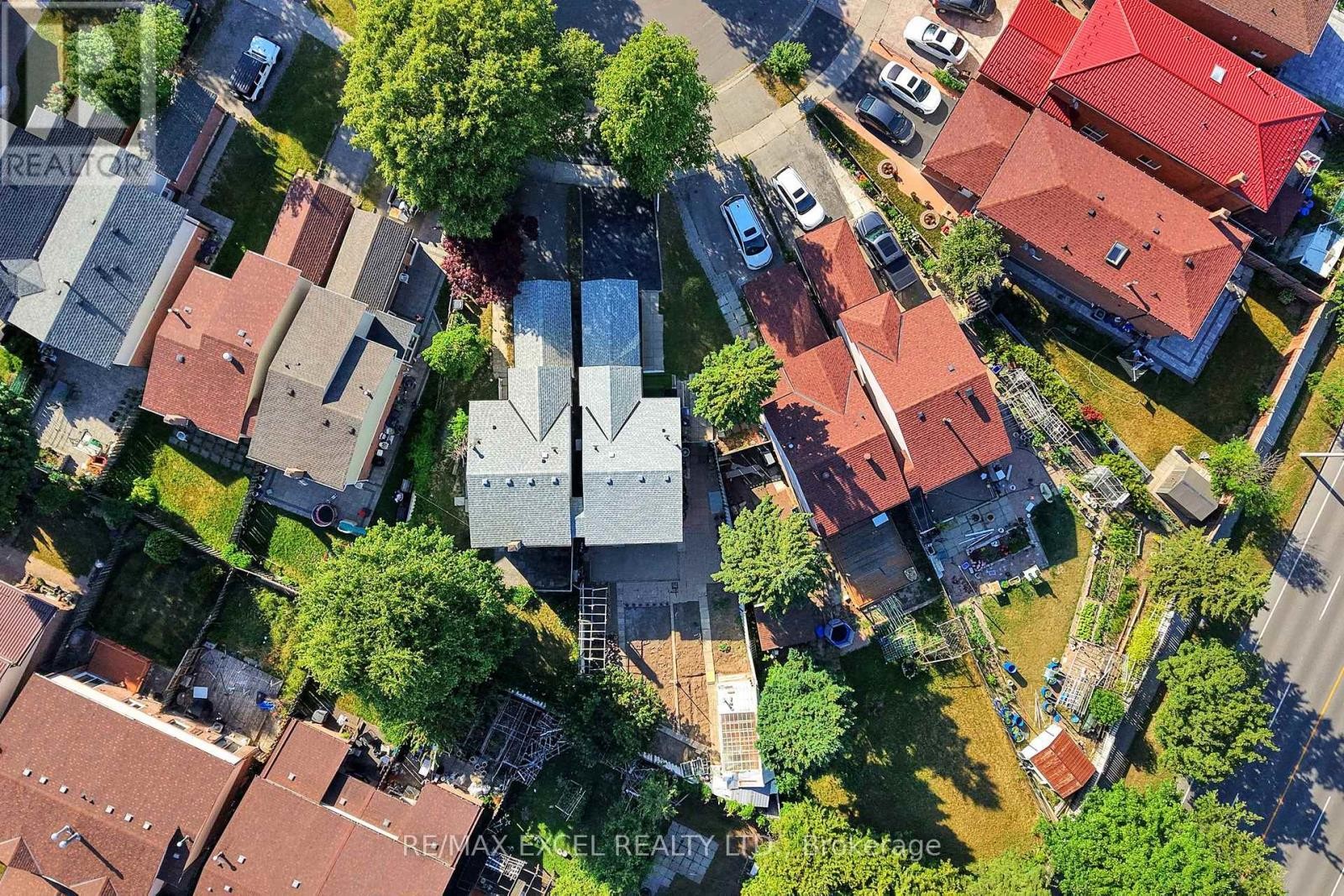 












29 GREEN SPRING DRIVE

,
Toronto (Milliken),




Ontario
M1V2A9

