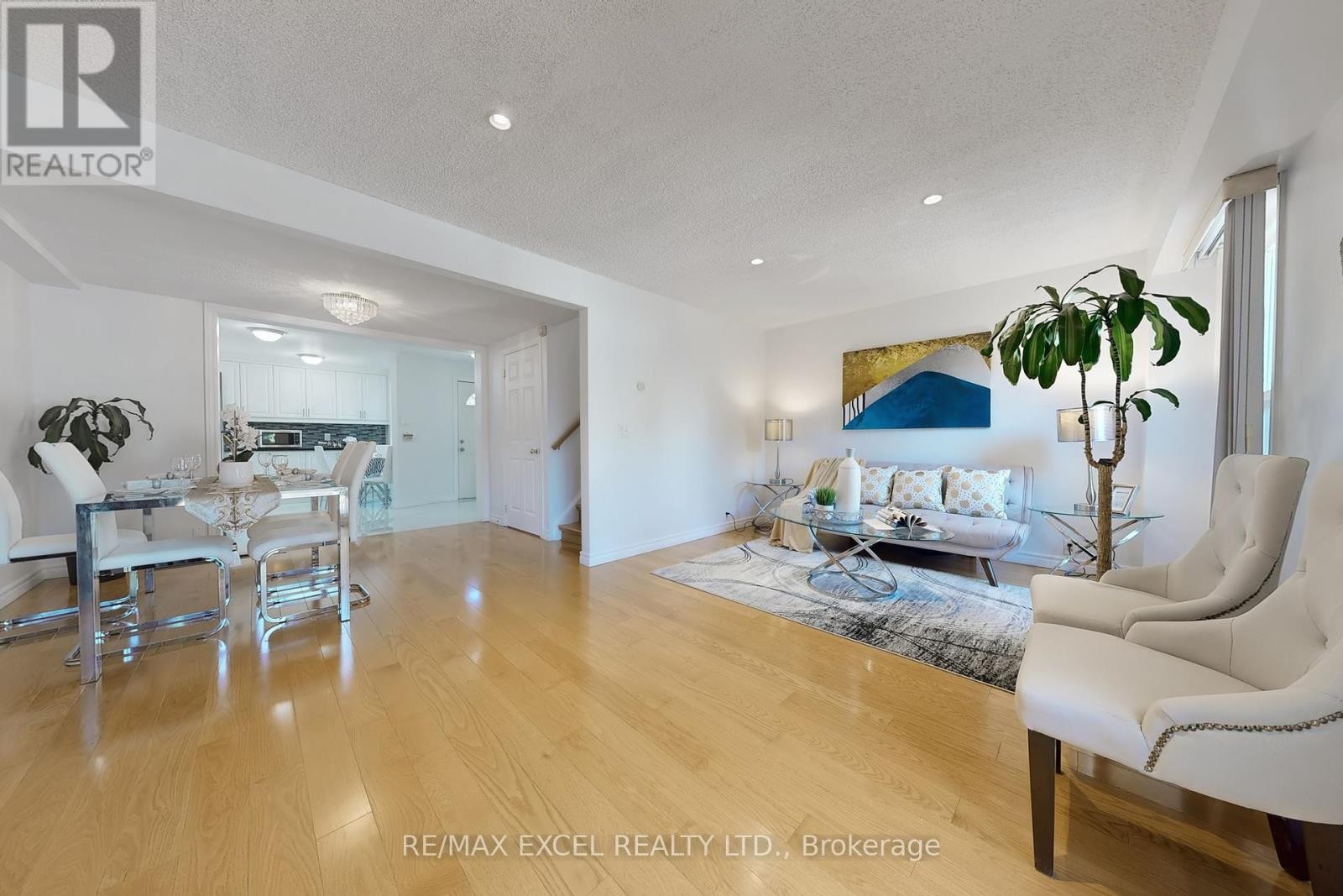 












29 GREEN SPRING DRIVE

,
Toronto (Milliken),




Ontario
M1V2A9


