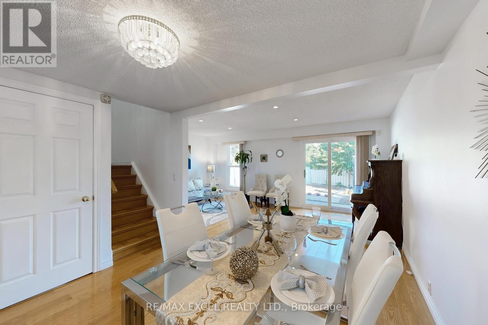 












29 GREEN SPRING DRIVE

,
Toronto (Milliken),




Ontario
M1V2A9

