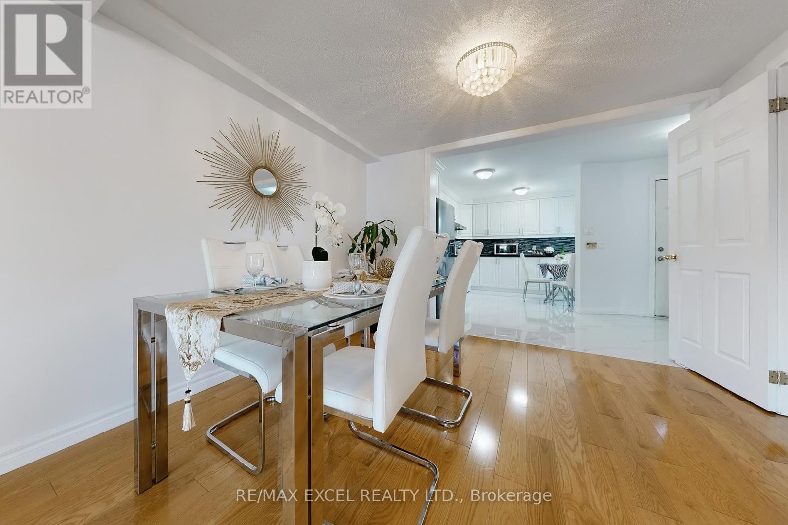 












29 GREEN SPRING DRIVE

,
Toronto (Milliken),




Ontario
M1V2A9

