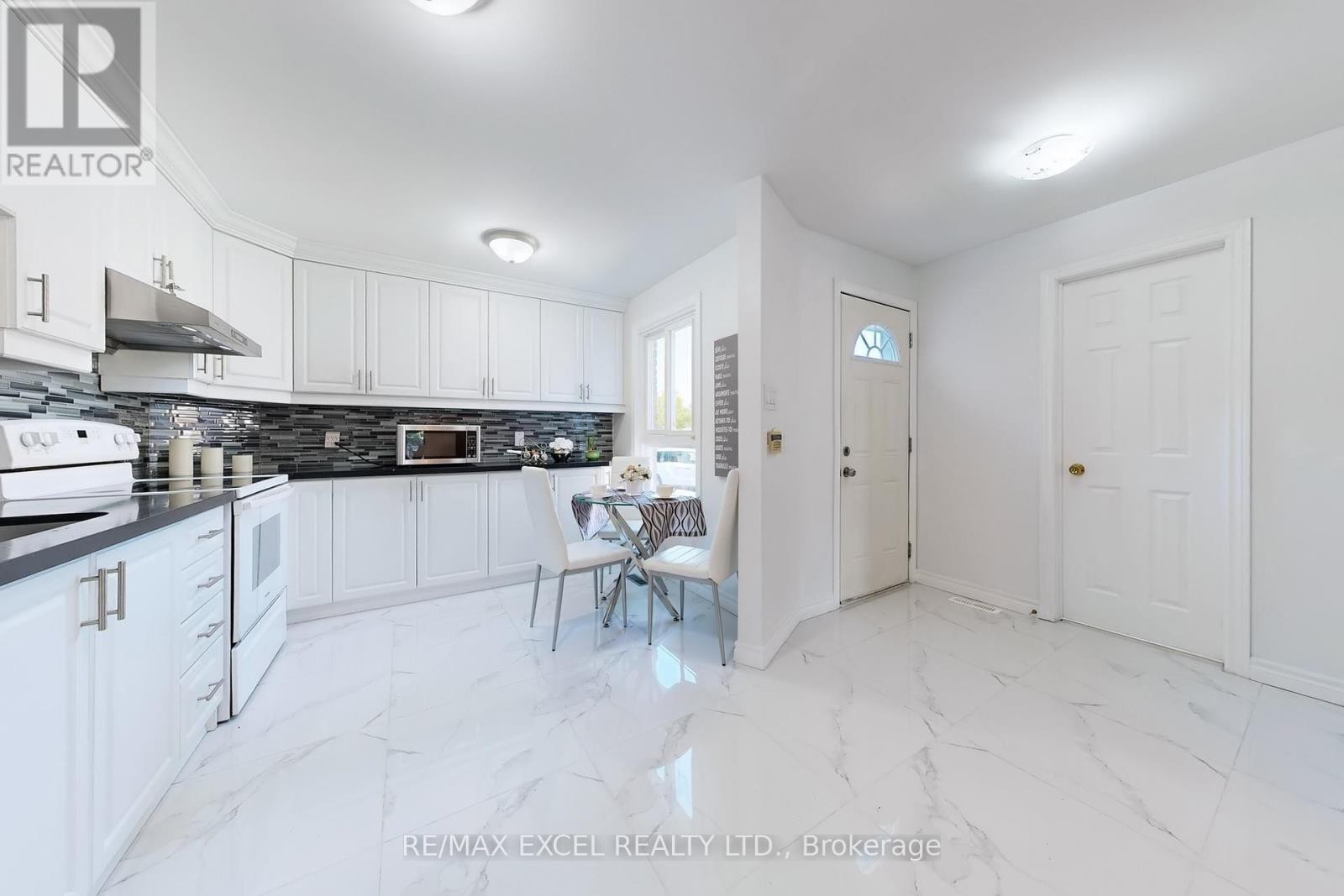 












29 GREEN SPRING DRIVE

,
Toronto (Milliken),




Ontario
M1V2A9

