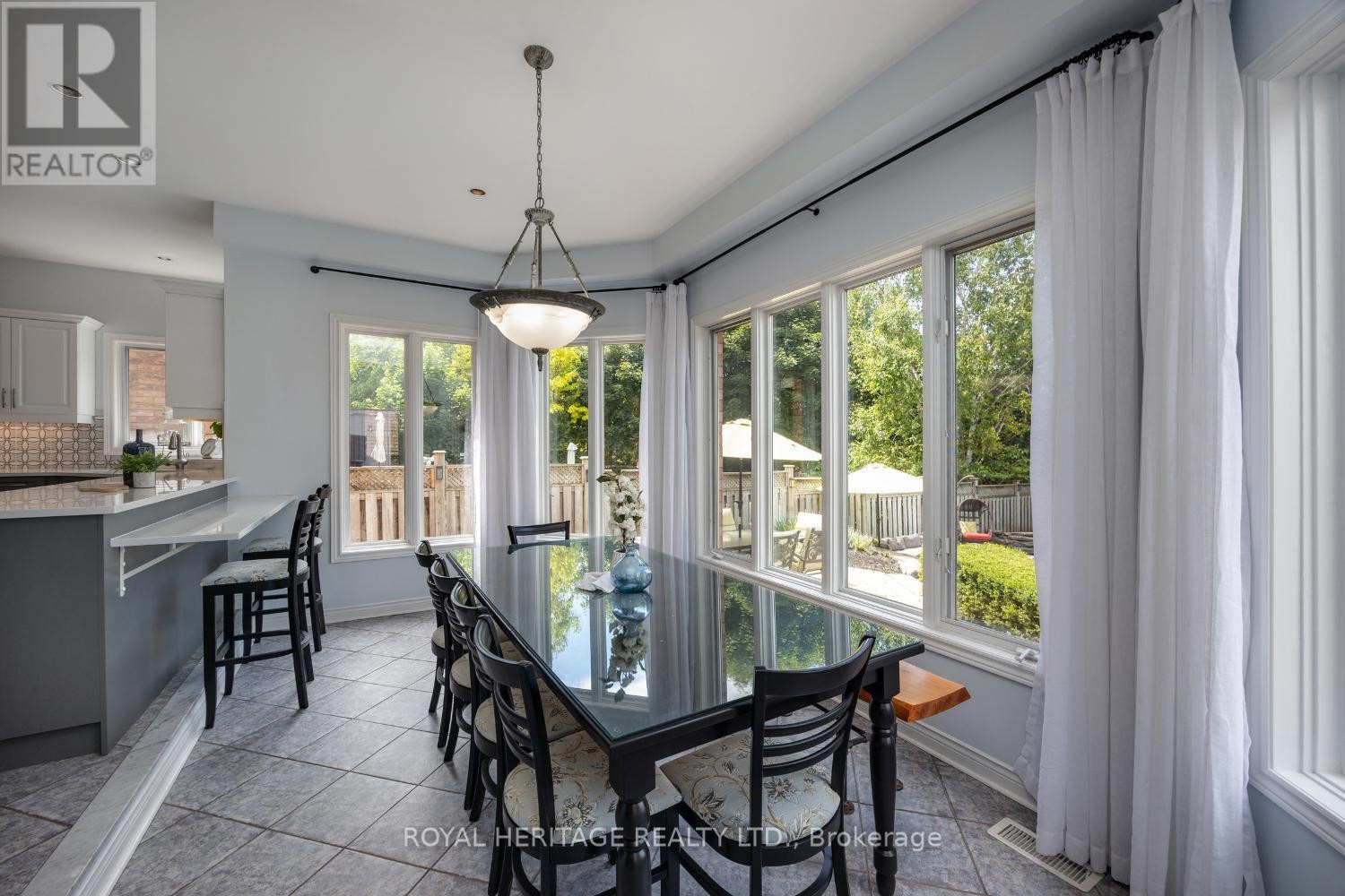 












6 STRICKLAND DRIVE

,
Ajax (Central West),




Ontario
L1T3Y7

