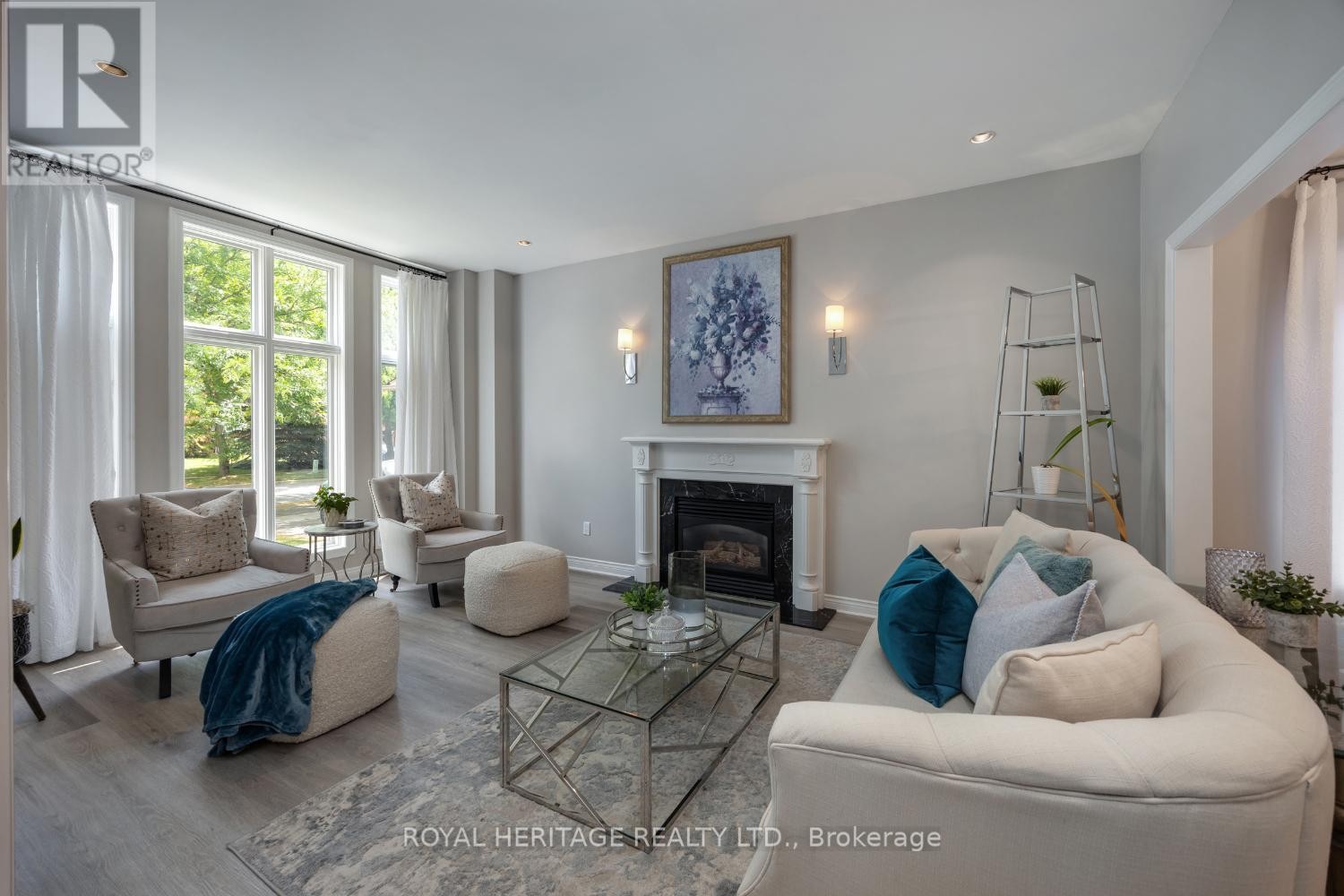 












6 STRICKLAND DRIVE

,
Ajax (Central West),




Ontario
L1T3Y7

