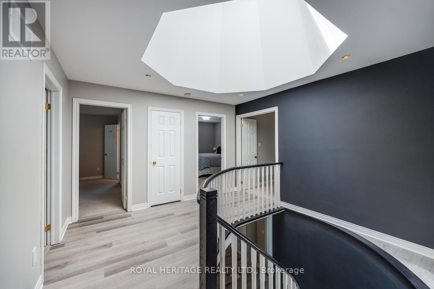 












6 STRICKLAND DRIVE

,
Ajax (Central West),




Ontario
L1T3Y7

