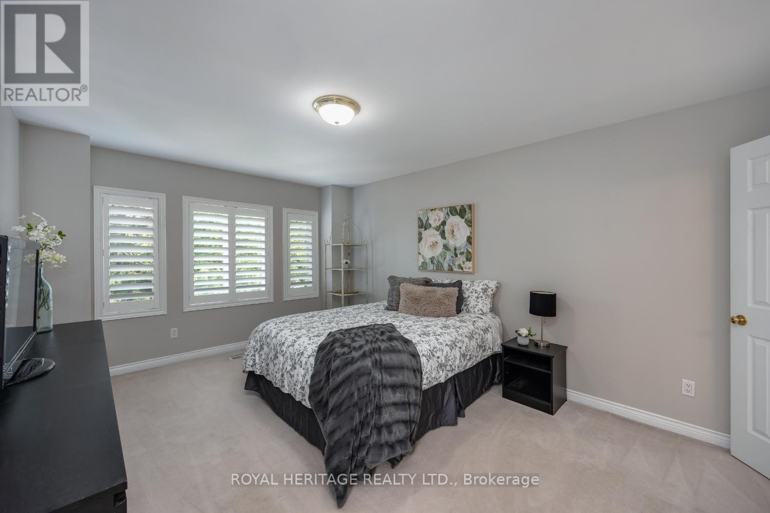 












6 STRICKLAND DRIVE

,
Ajax (Central West),




Ontario
L1T3Y7

