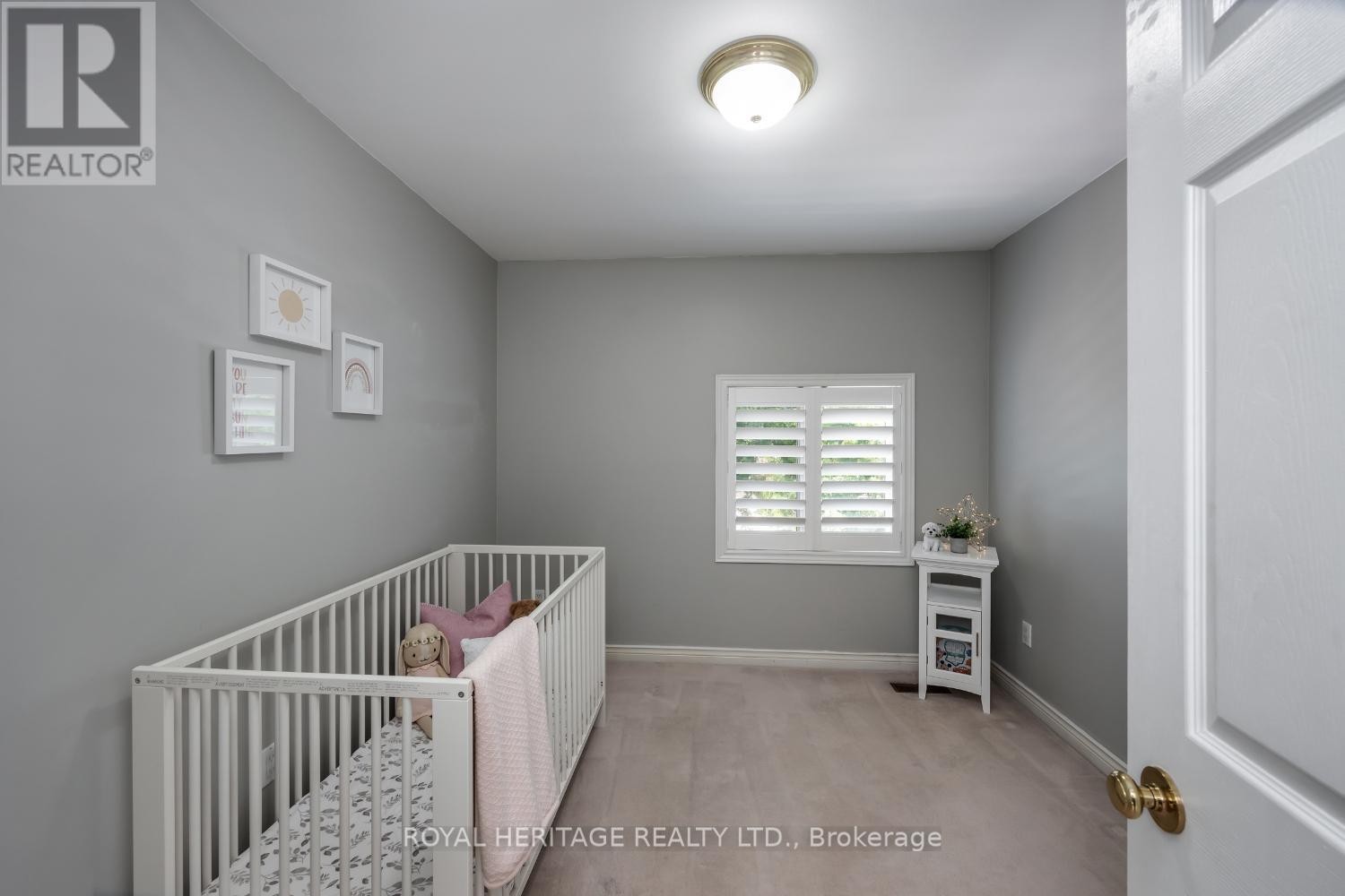 












6 STRICKLAND DRIVE

,
Ajax (Central West),




Ontario
L1T3Y7

