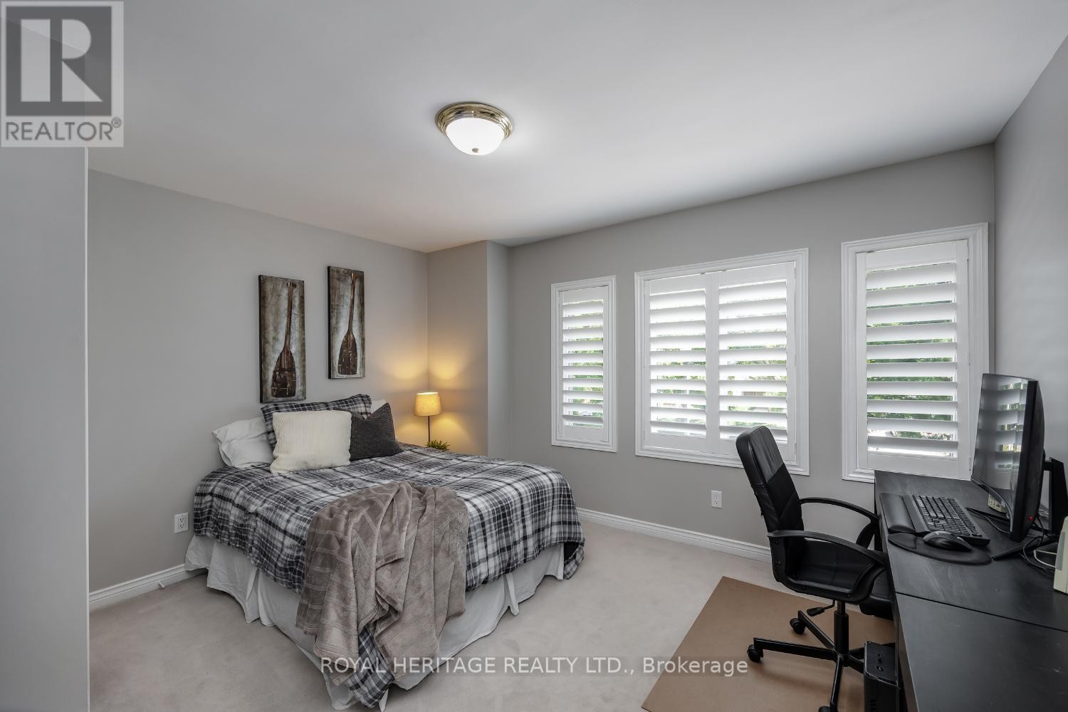 












6 STRICKLAND DRIVE

,
Ajax (Central West),




Ontario
L1T3Y7

