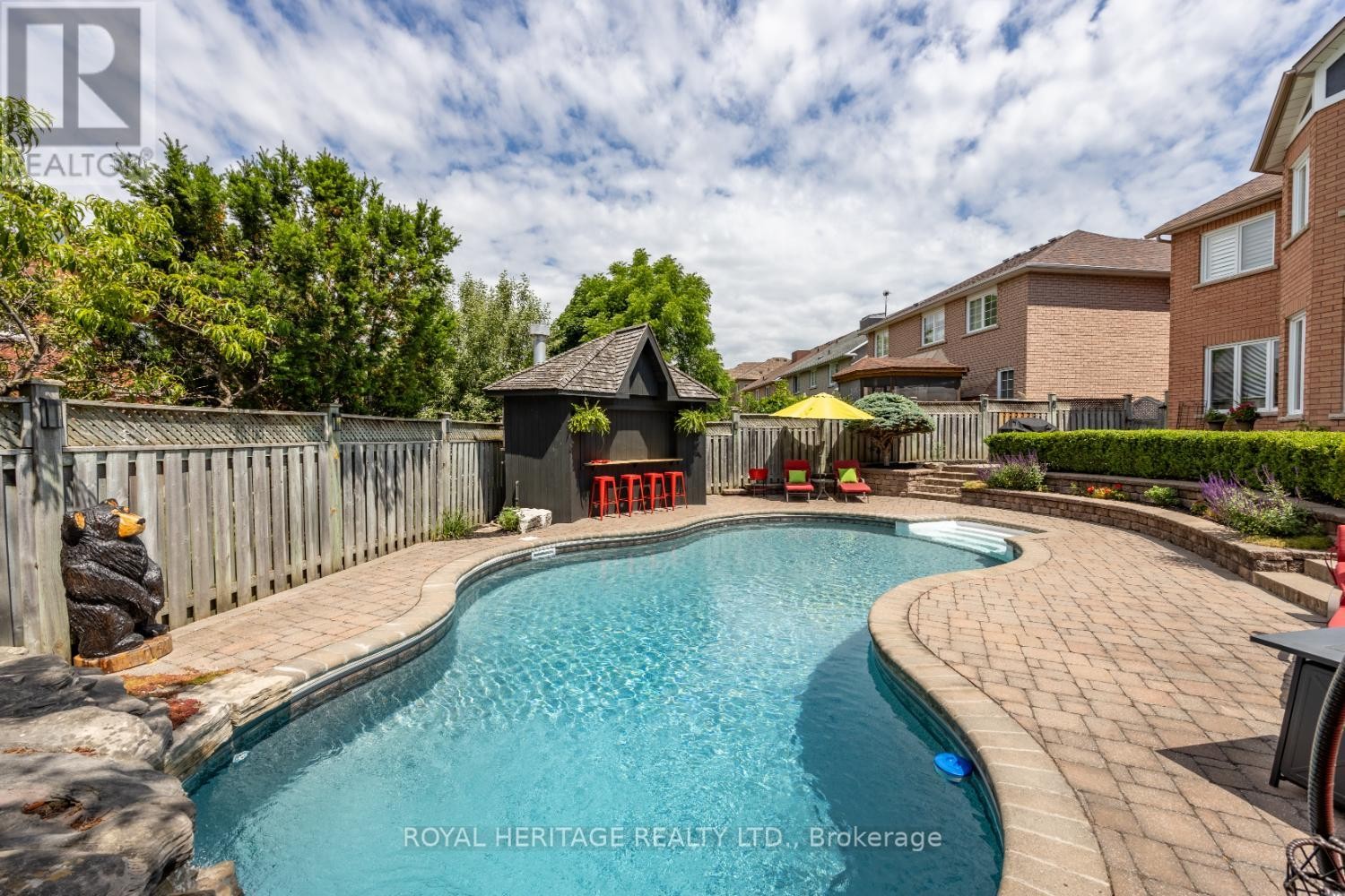 












6 STRICKLAND DRIVE

,
Ajax (Central West),




Ontario
L1T3Y7

