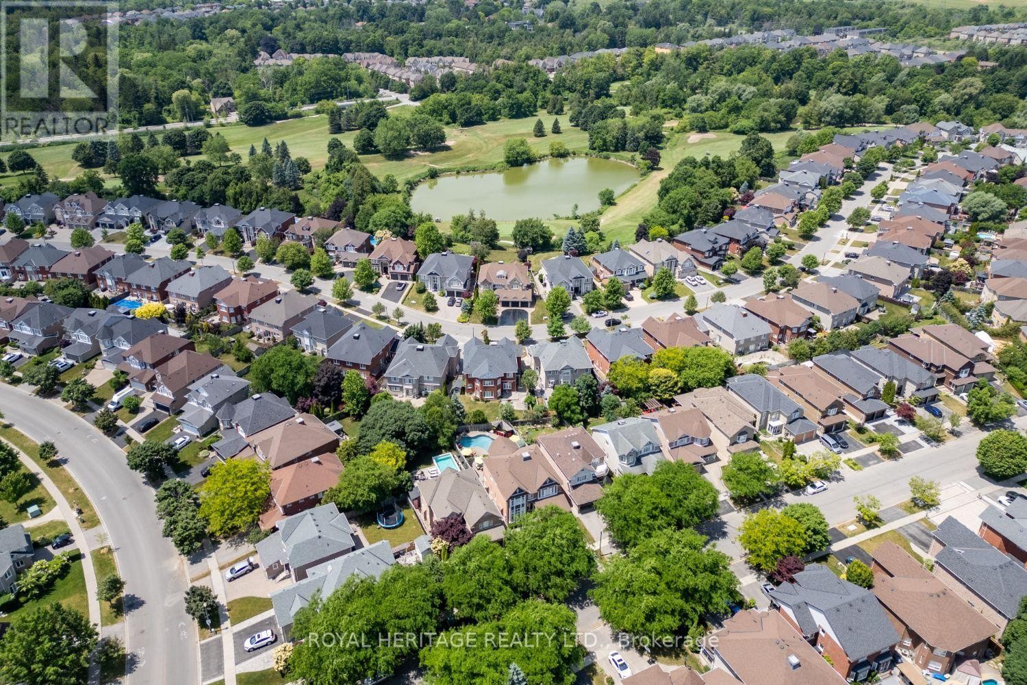 












6 STRICKLAND DRIVE

,
Ajax (Central West),




Ontario
L1T3Y7

