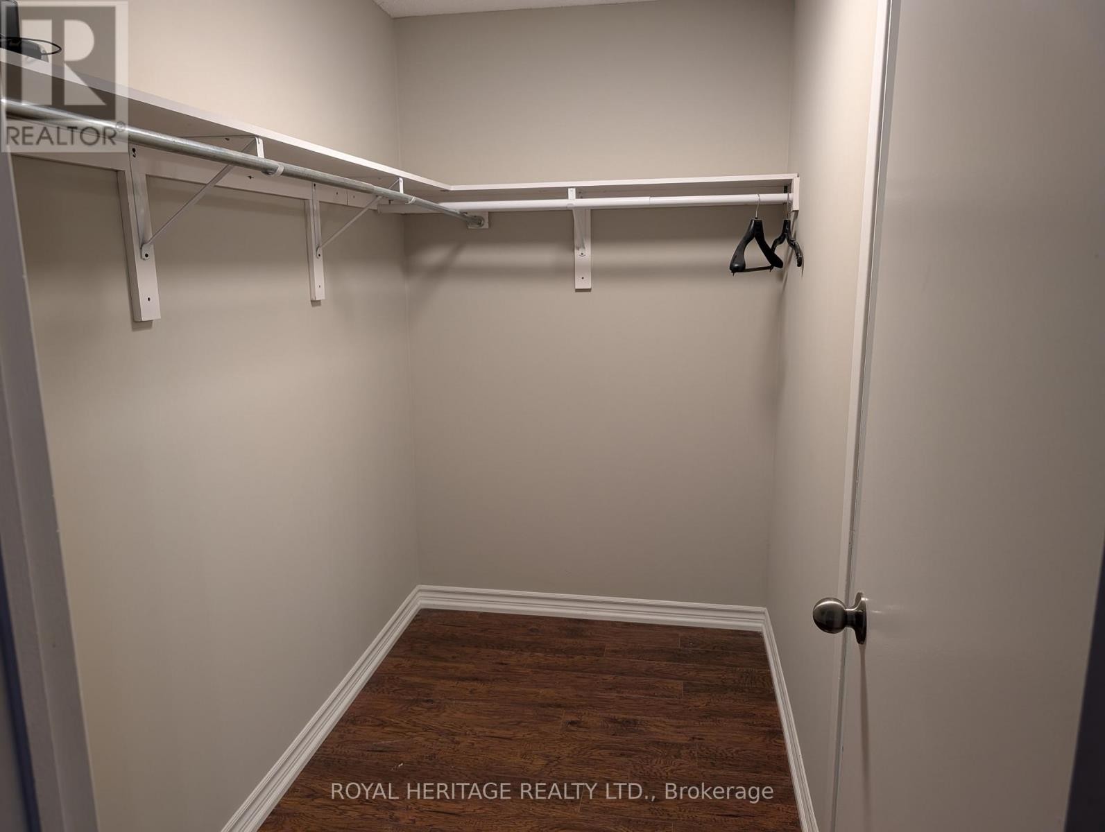 












600 CREEKVIEW CIRCLE

,
Pickering (West Shore),




Ontario
L1W2Z8

