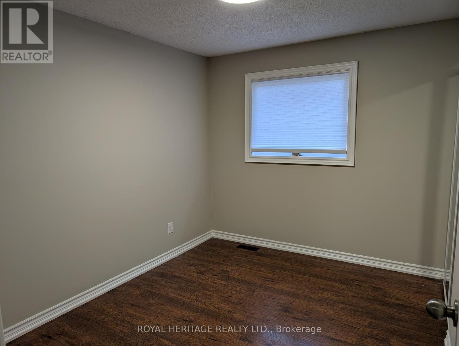 












600 CREEKVIEW CIRCLE

,
Pickering (West Shore),




Ontario
L1W2Z8

