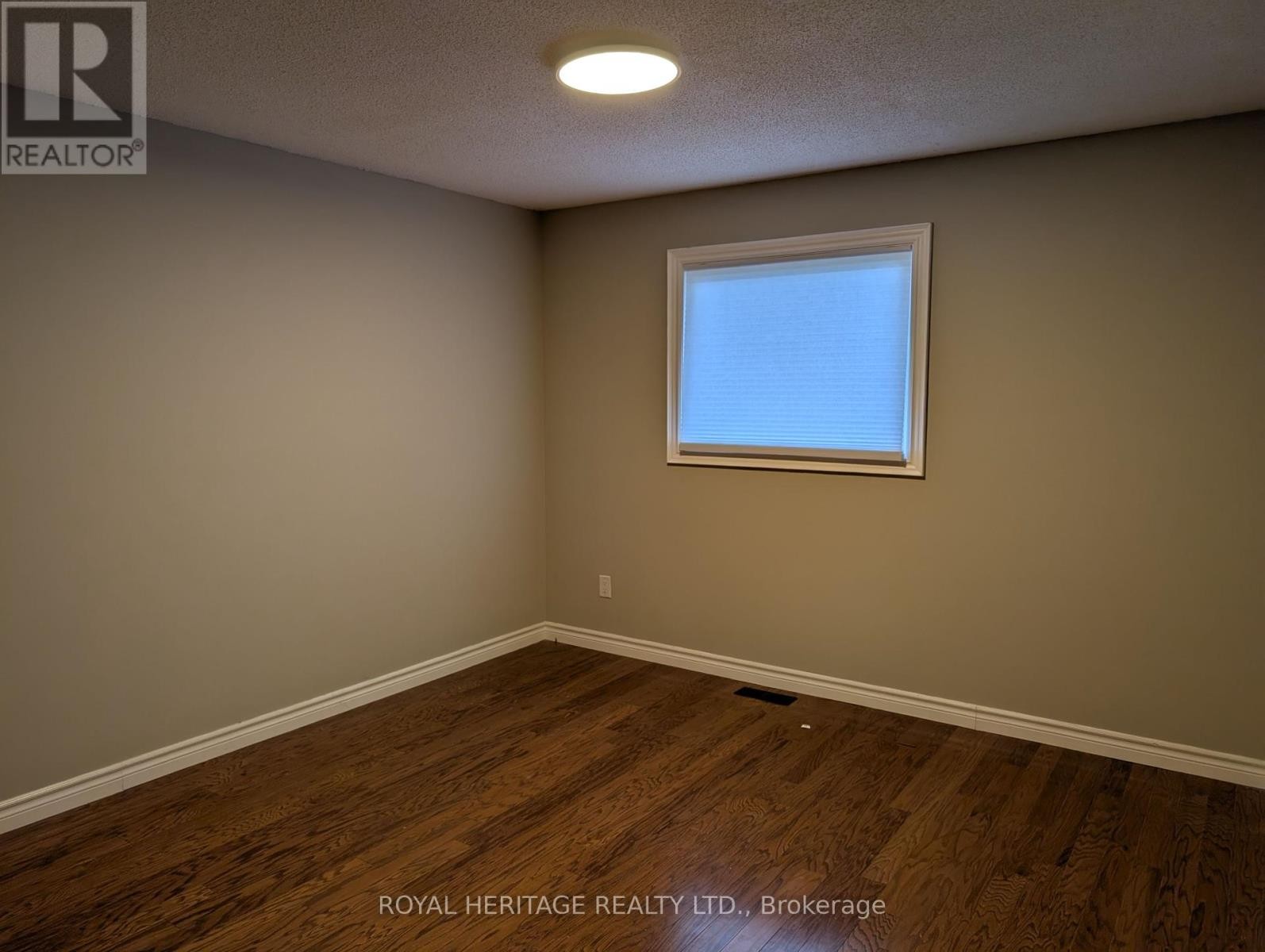 












600 CREEKVIEW CIRCLE

,
Pickering (West Shore),




Ontario
L1W2Z8

