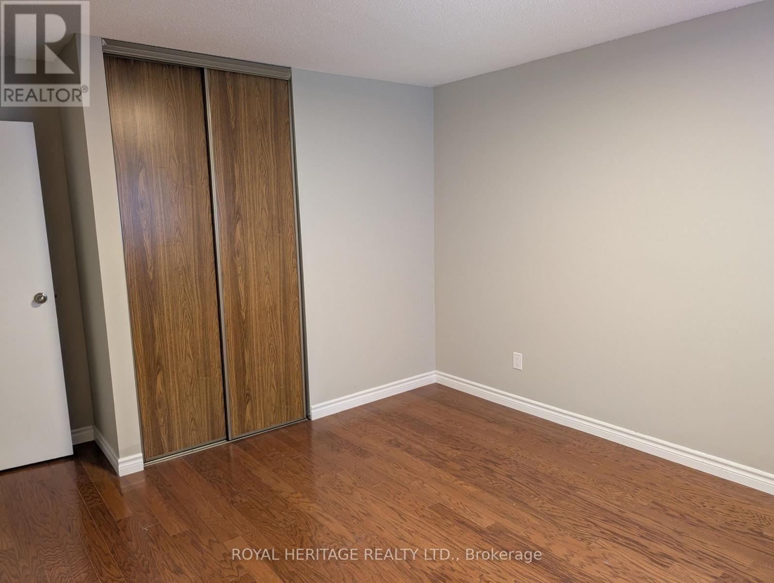 












600 CREEKVIEW CIRCLE

,
Pickering (West Shore),




Ontario
L1W2Z8

