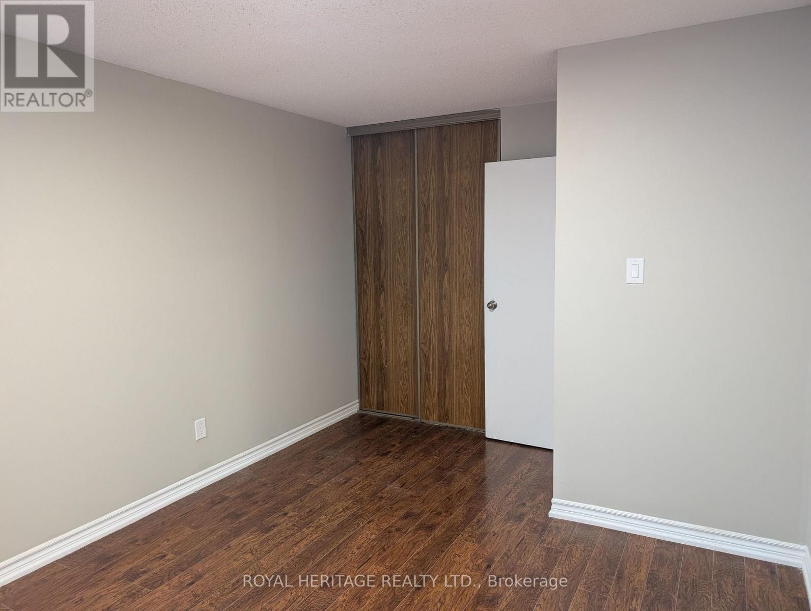 












600 CREEKVIEW CIRCLE

,
Pickering (West Shore),




Ontario
L1W2Z8

