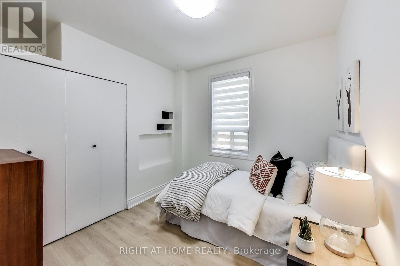 












1071 CRAVEN ROAD

,
Toronto (Greenwood-Coxwell),




Ontario
M4J4V7

