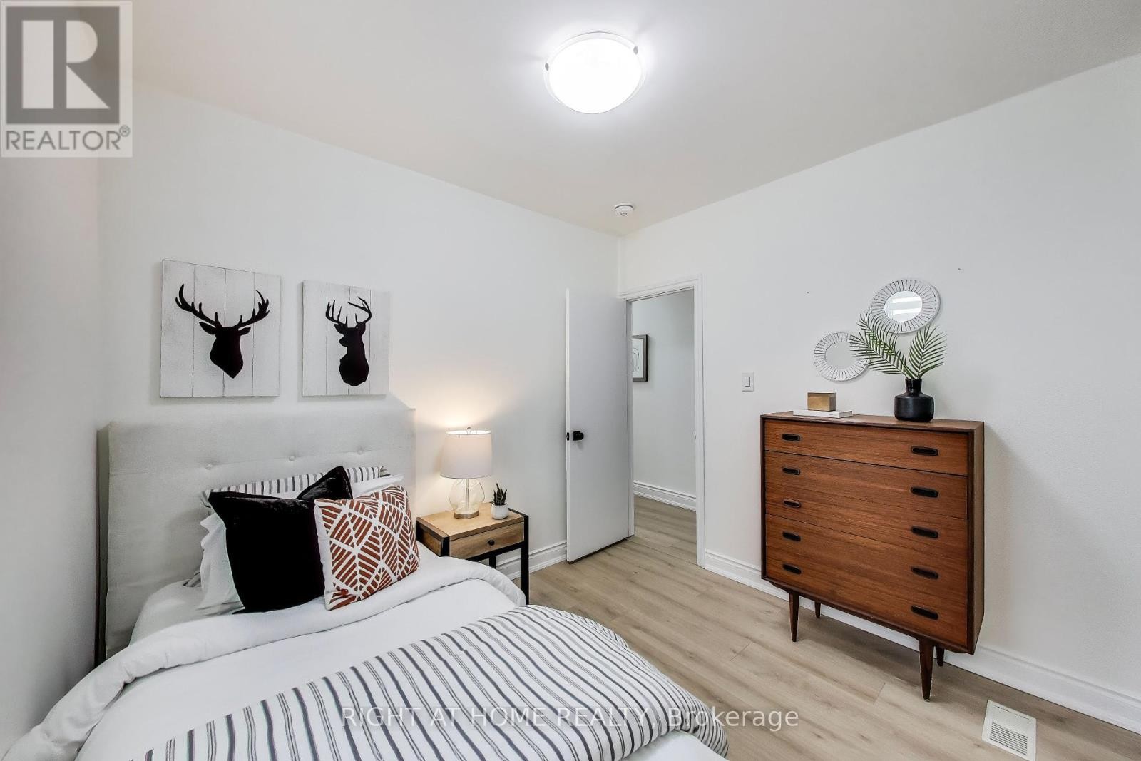 












1071 CRAVEN ROAD

,
Toronto (Greenwood-Coxwell),




Ontario
M4J4V7

