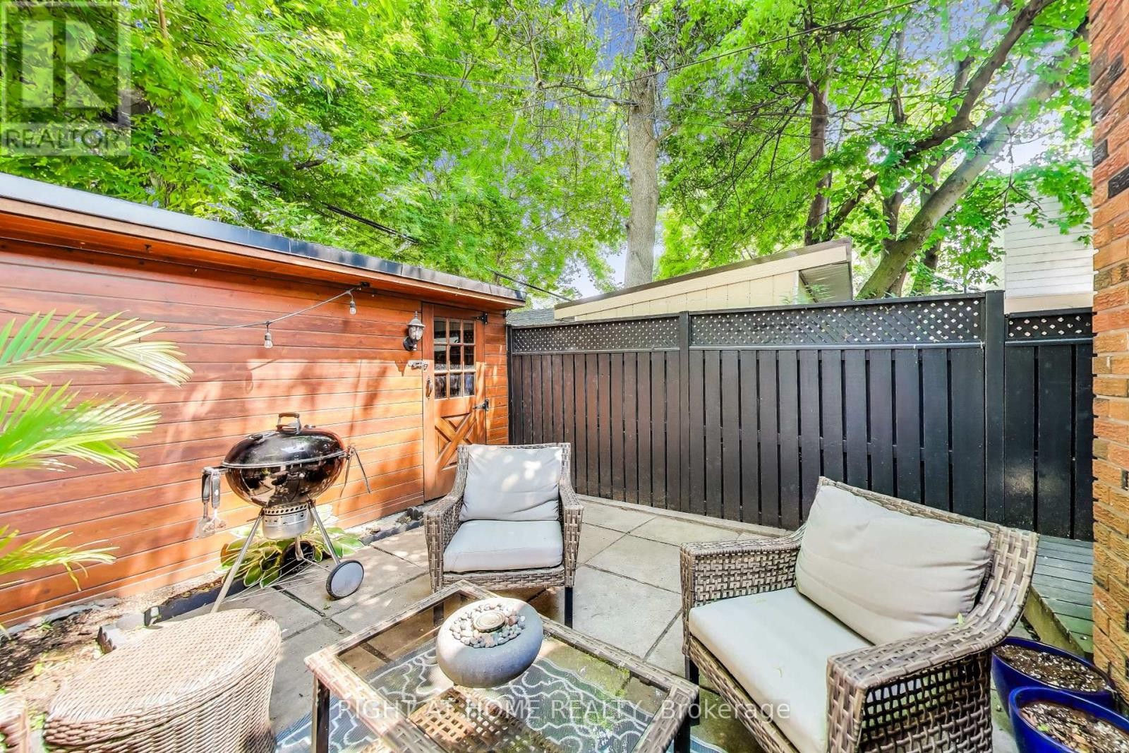 












1071 CRAVEN ROAD

,
Toronto (Greenwood-Coxwell),




Ontario
M4J4V7

