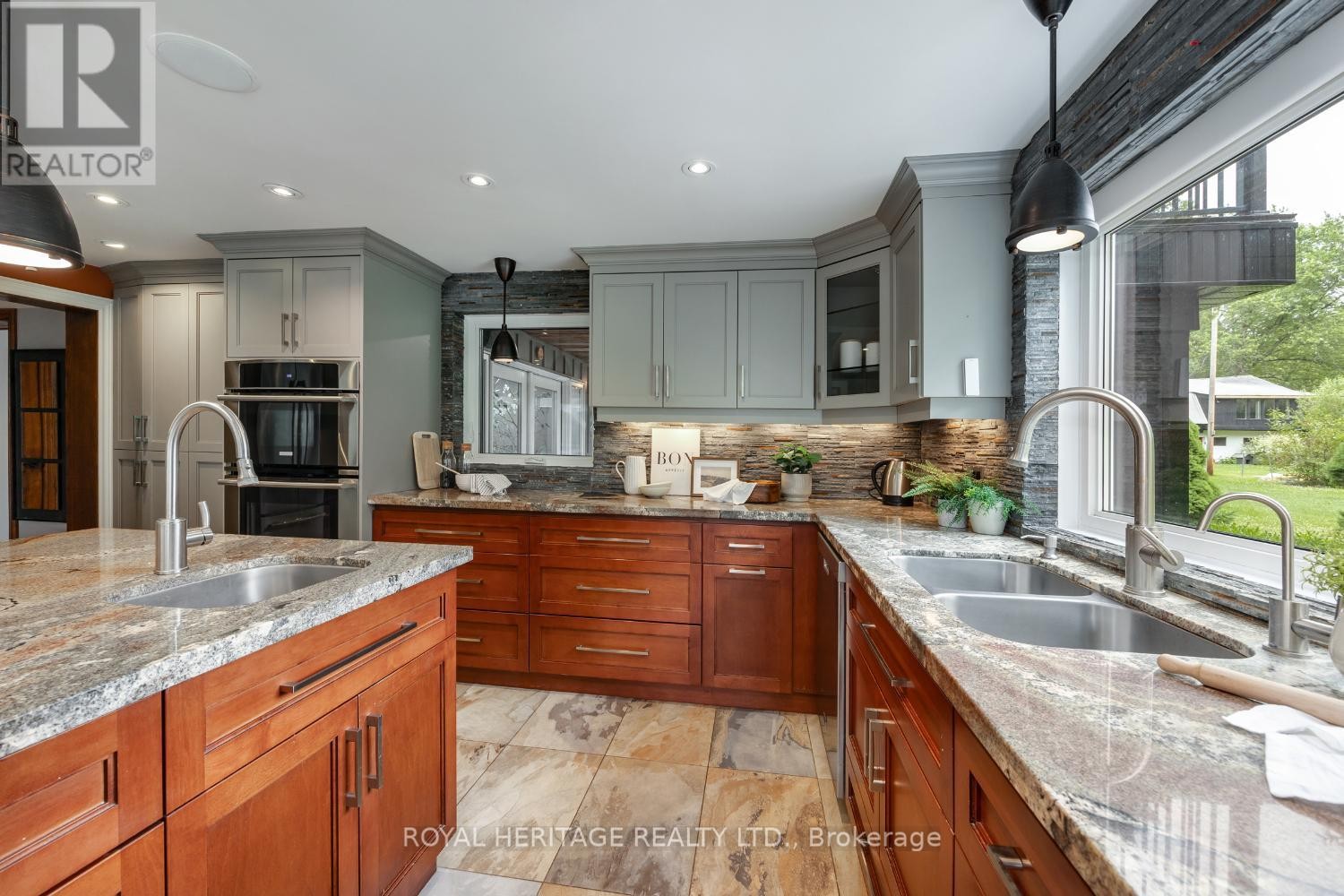 












4395 WESTNEY ROAD N

,
Pickering,




Ontario
L1Y1A2

