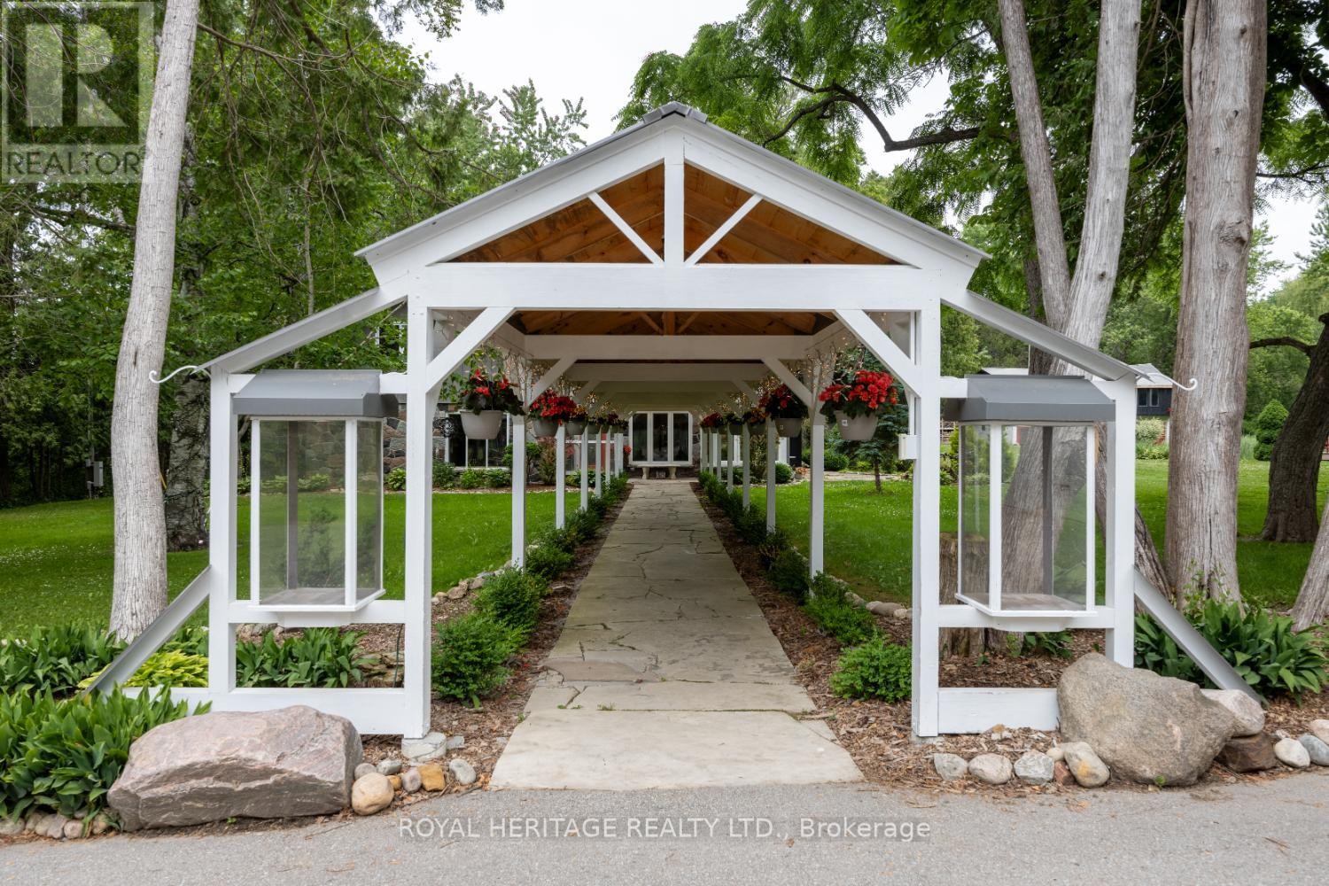 












4395 WESTNEY ROAD N

,
Pickering,




Ontario
L1Y1A2

