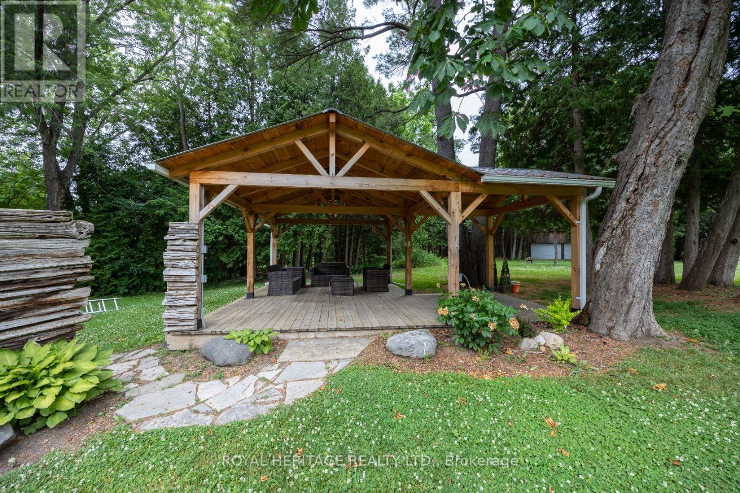 












4395 WESTNEY ROAD N

,
Pickering,




Ontario
L1Y1A2

